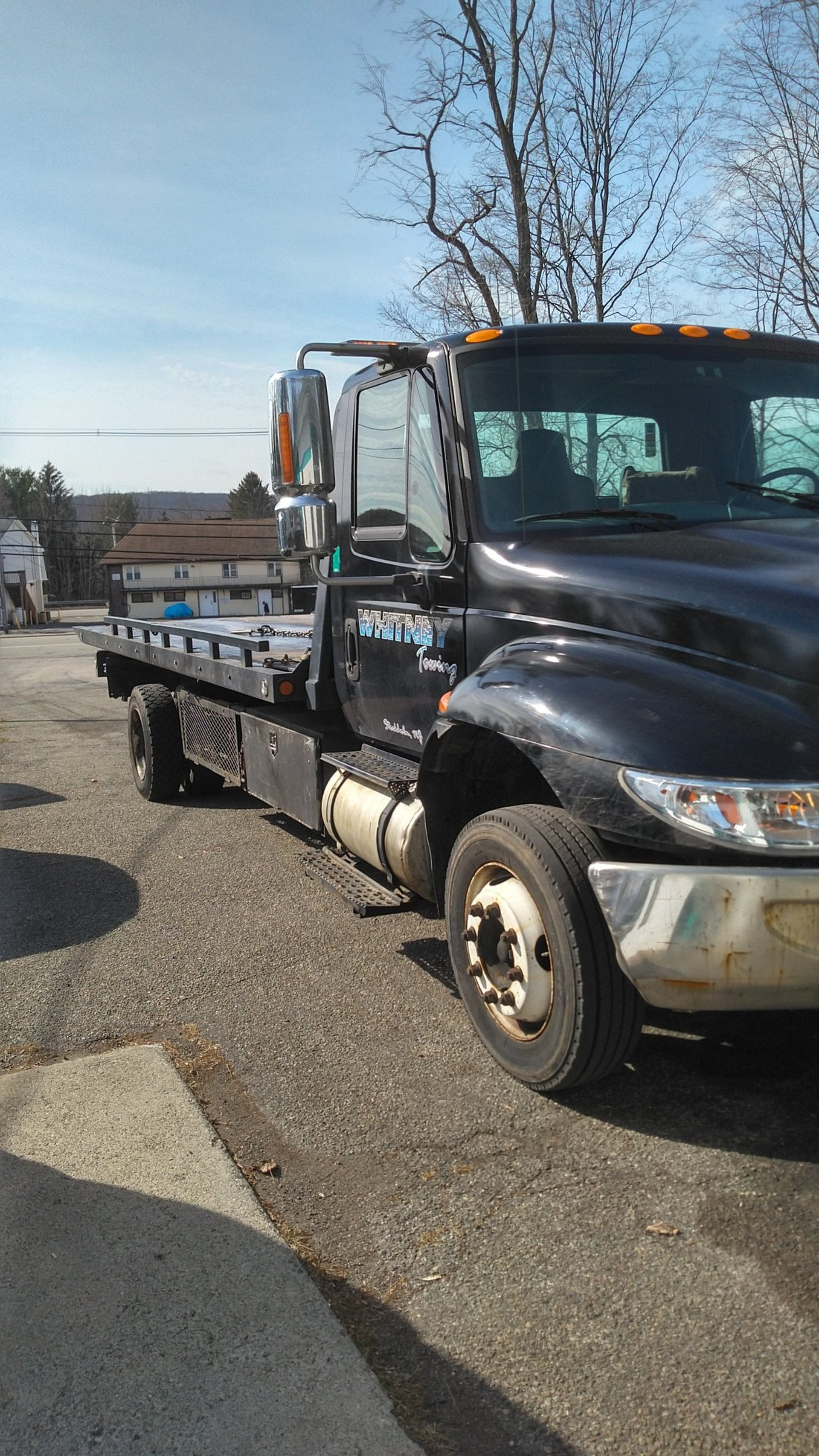 gray computer monitor