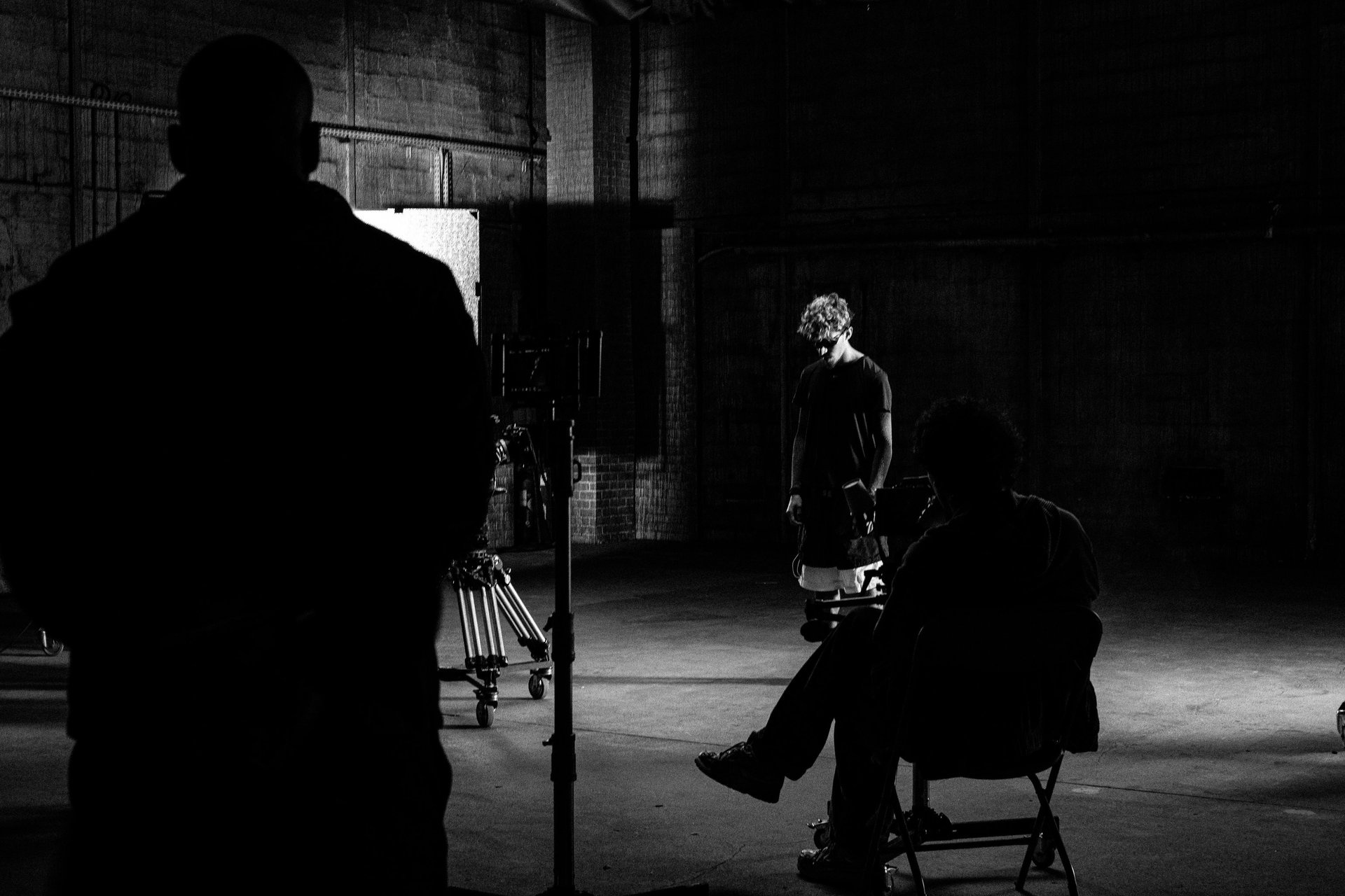 gray computer monitor