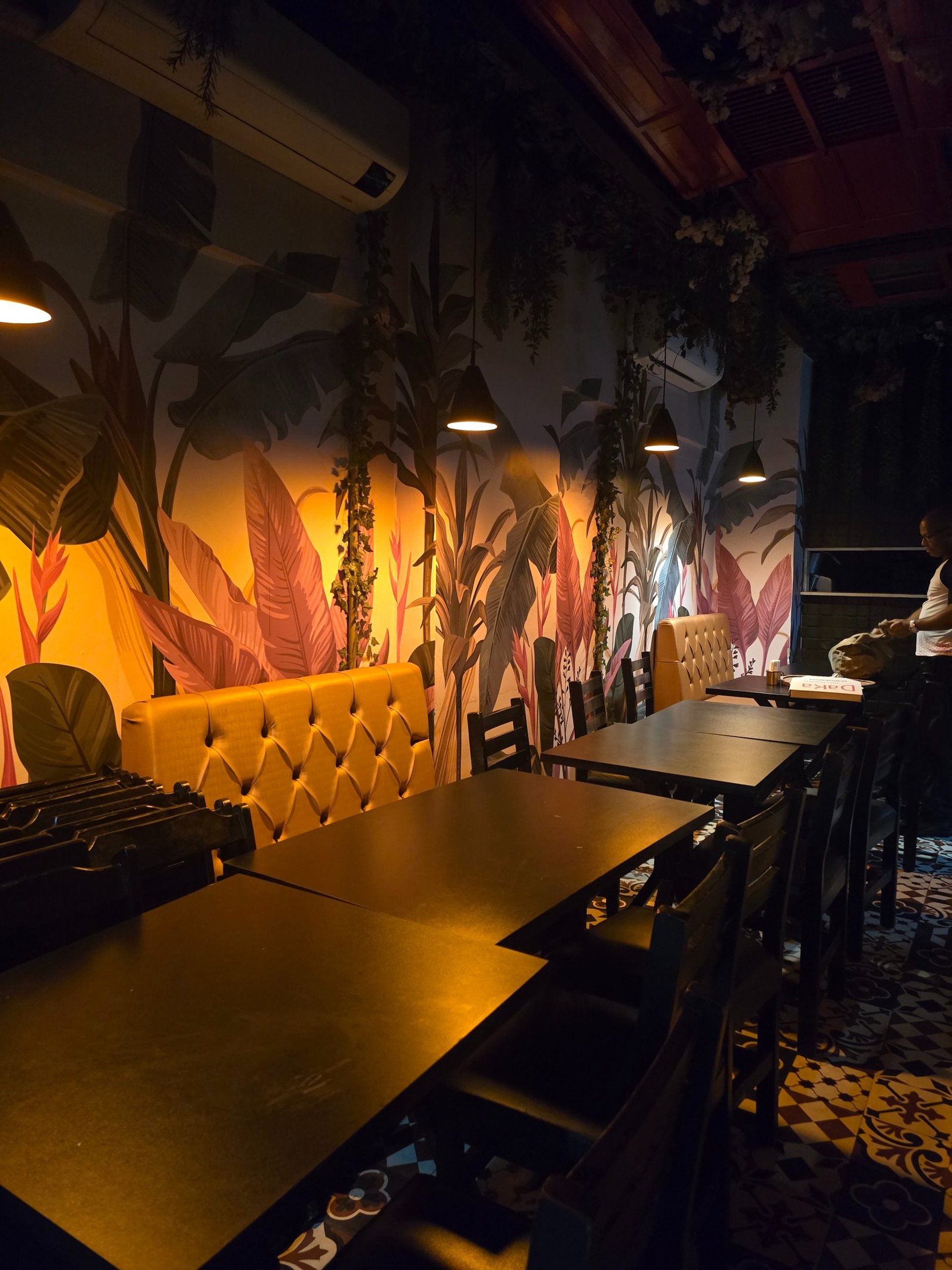 black and white bed linen