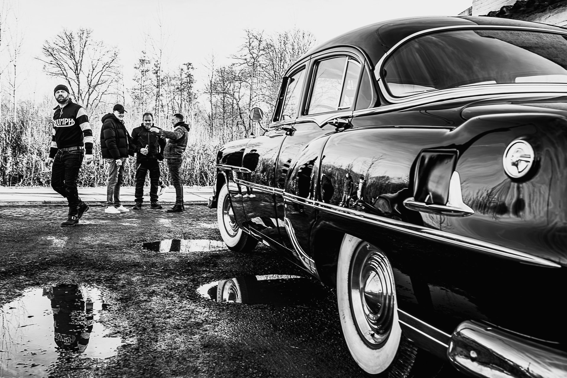 black and white bed linen