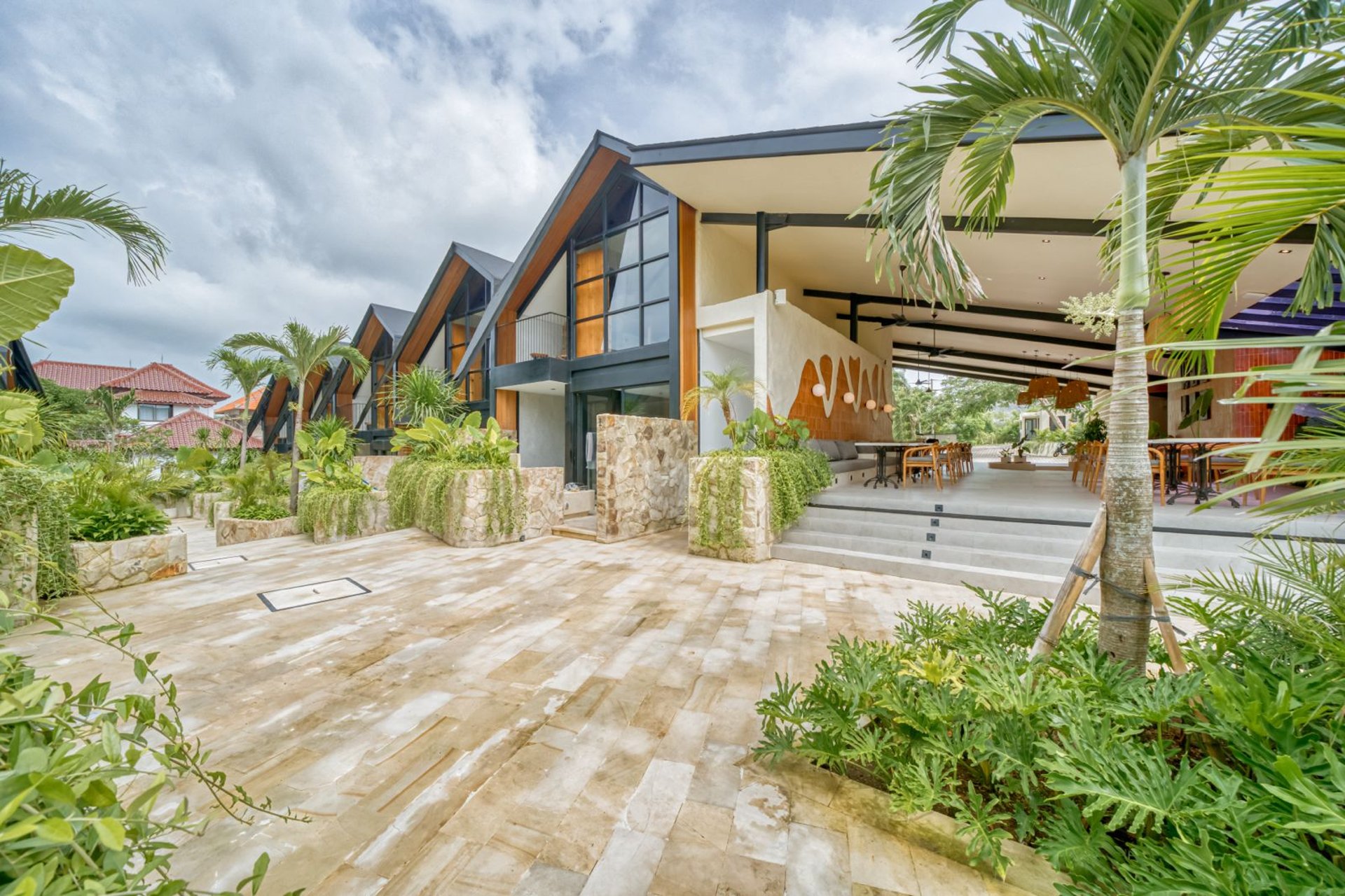 black and white bed linen