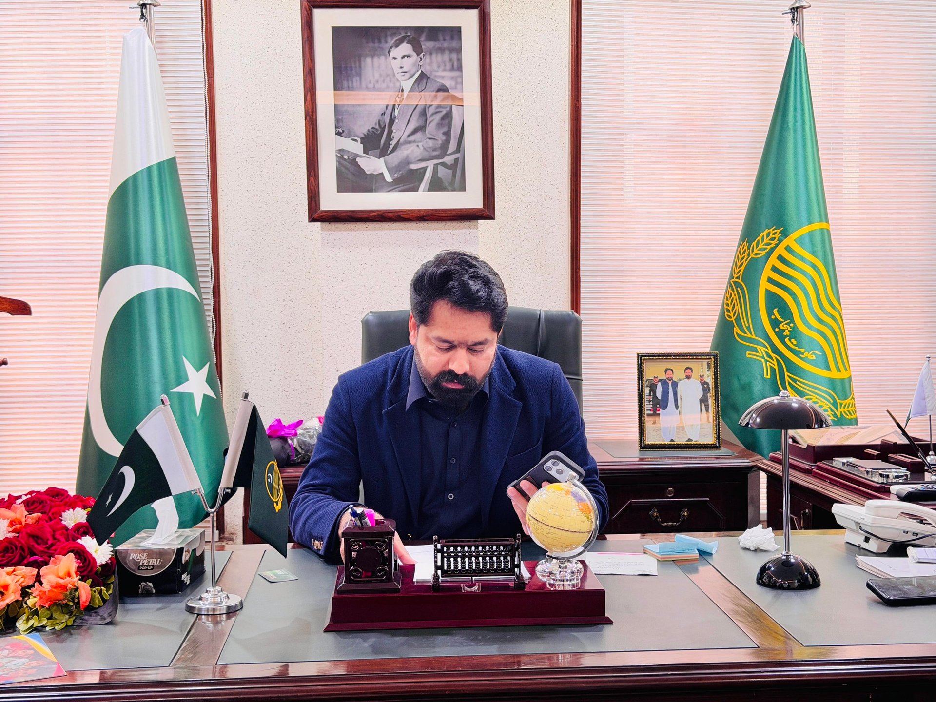 black and white bed linen