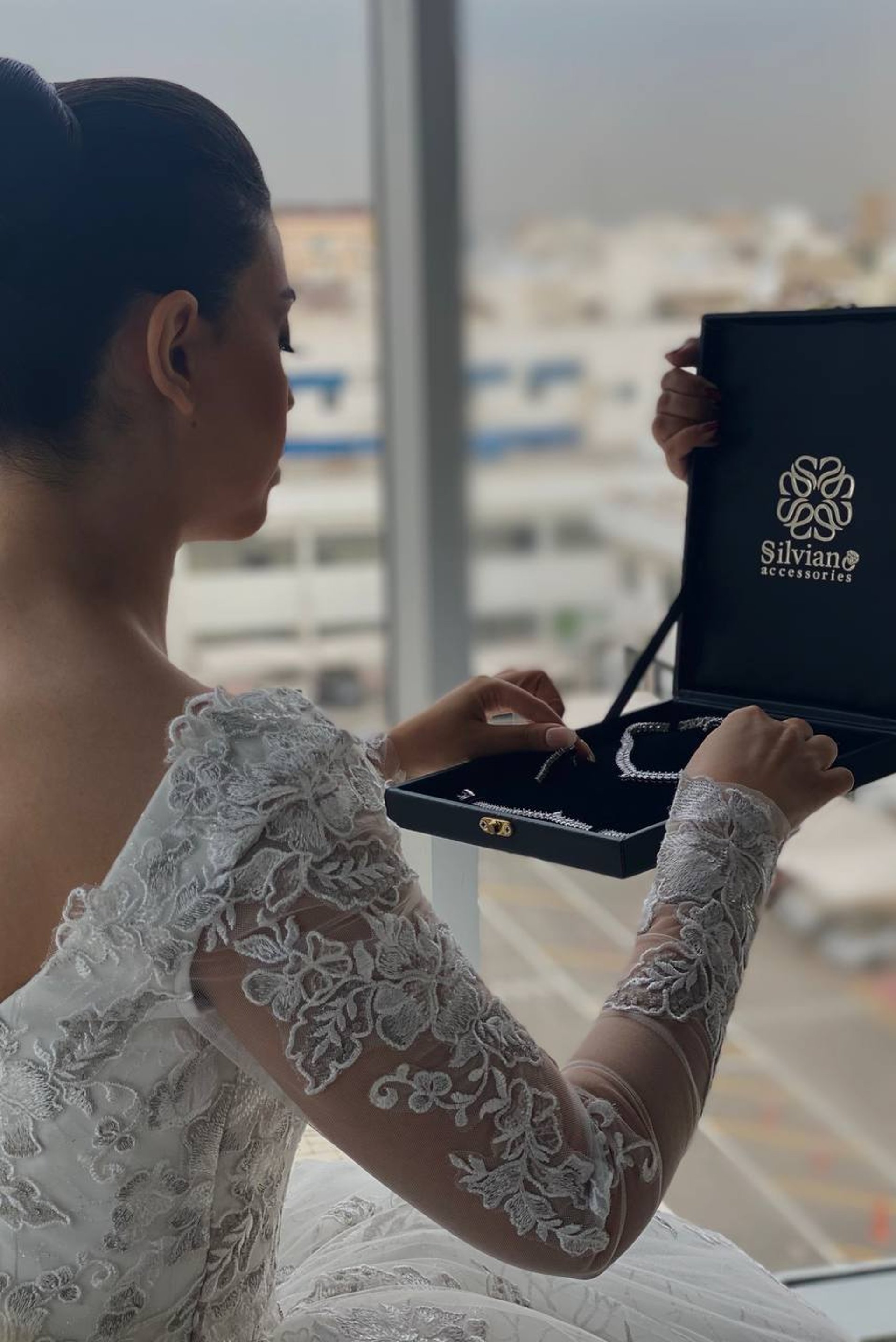 black and white bed linen