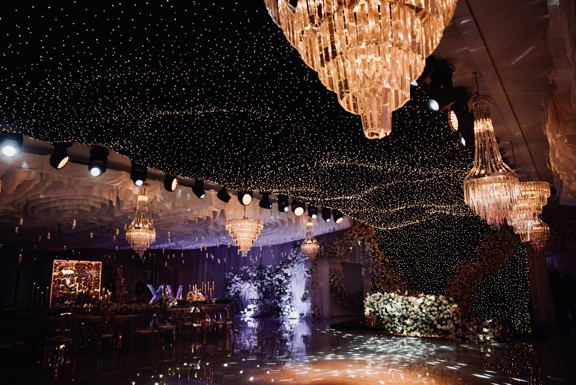 black and white bed linen