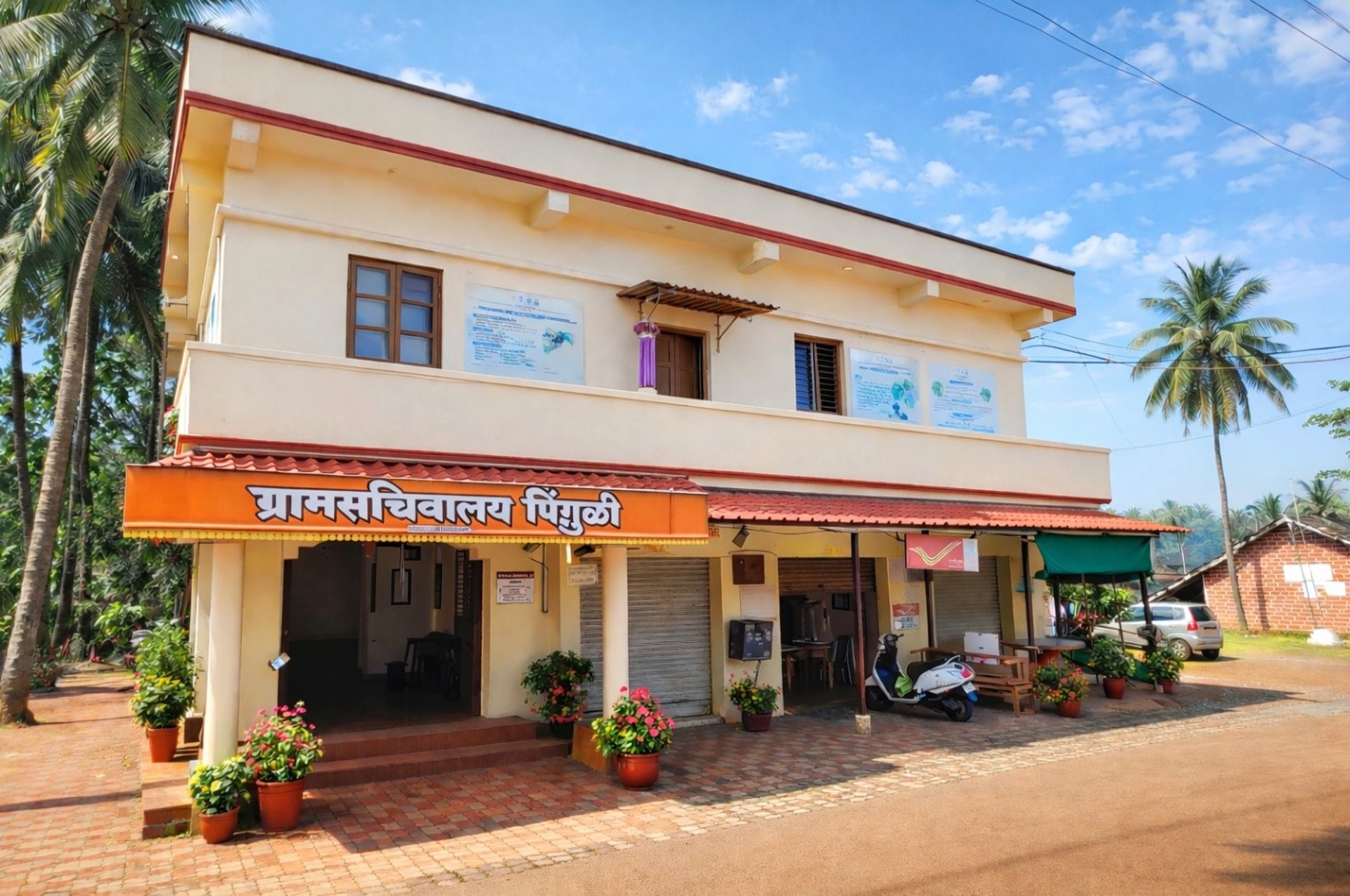 black and white bed linen