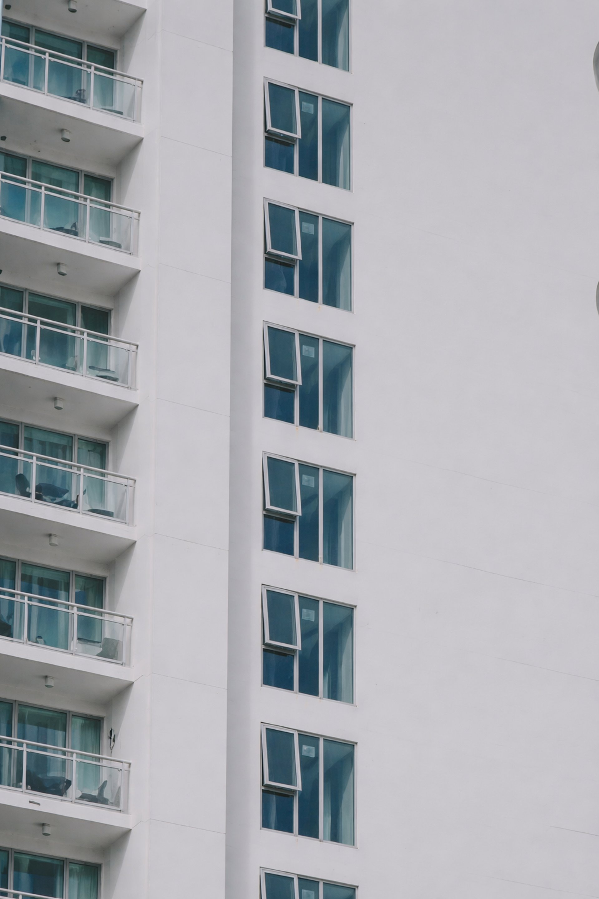 black and white bed linen