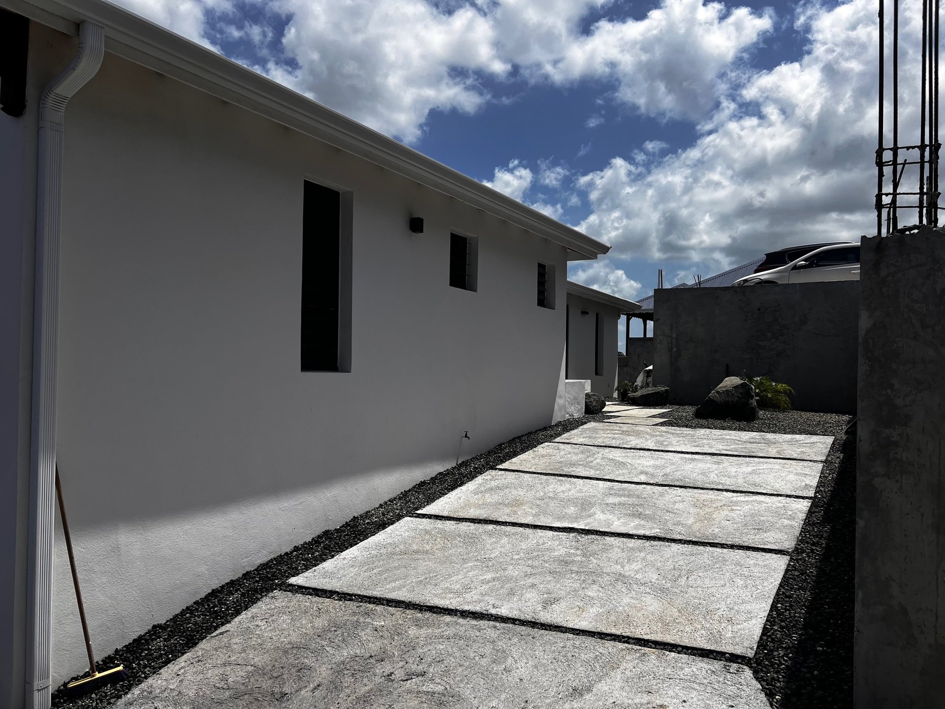 black and white bed linen