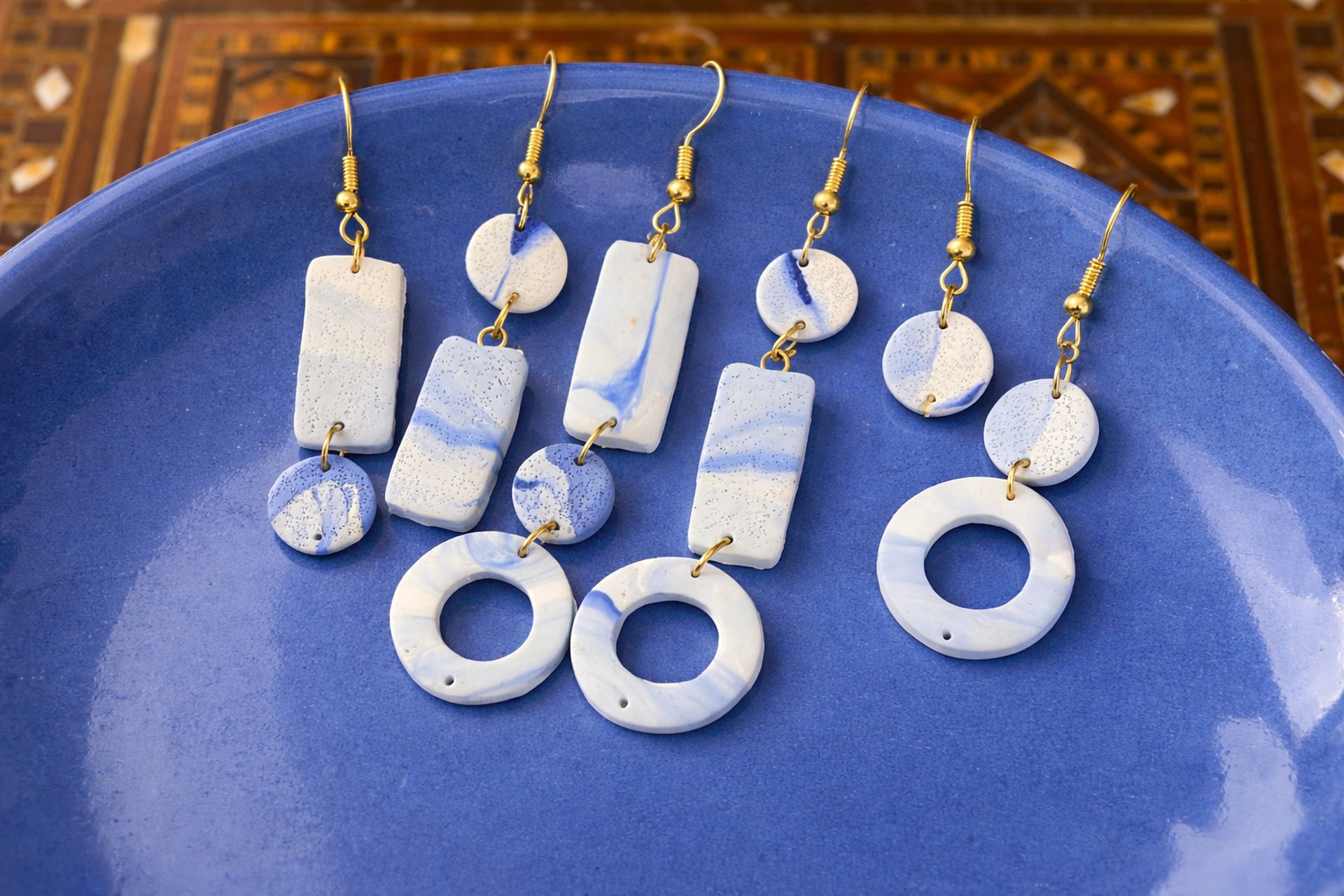 black and white bed linen