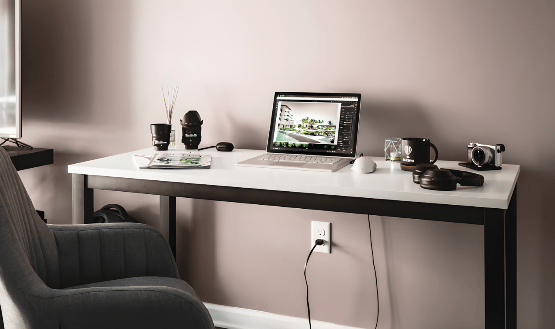 black and white bed linen