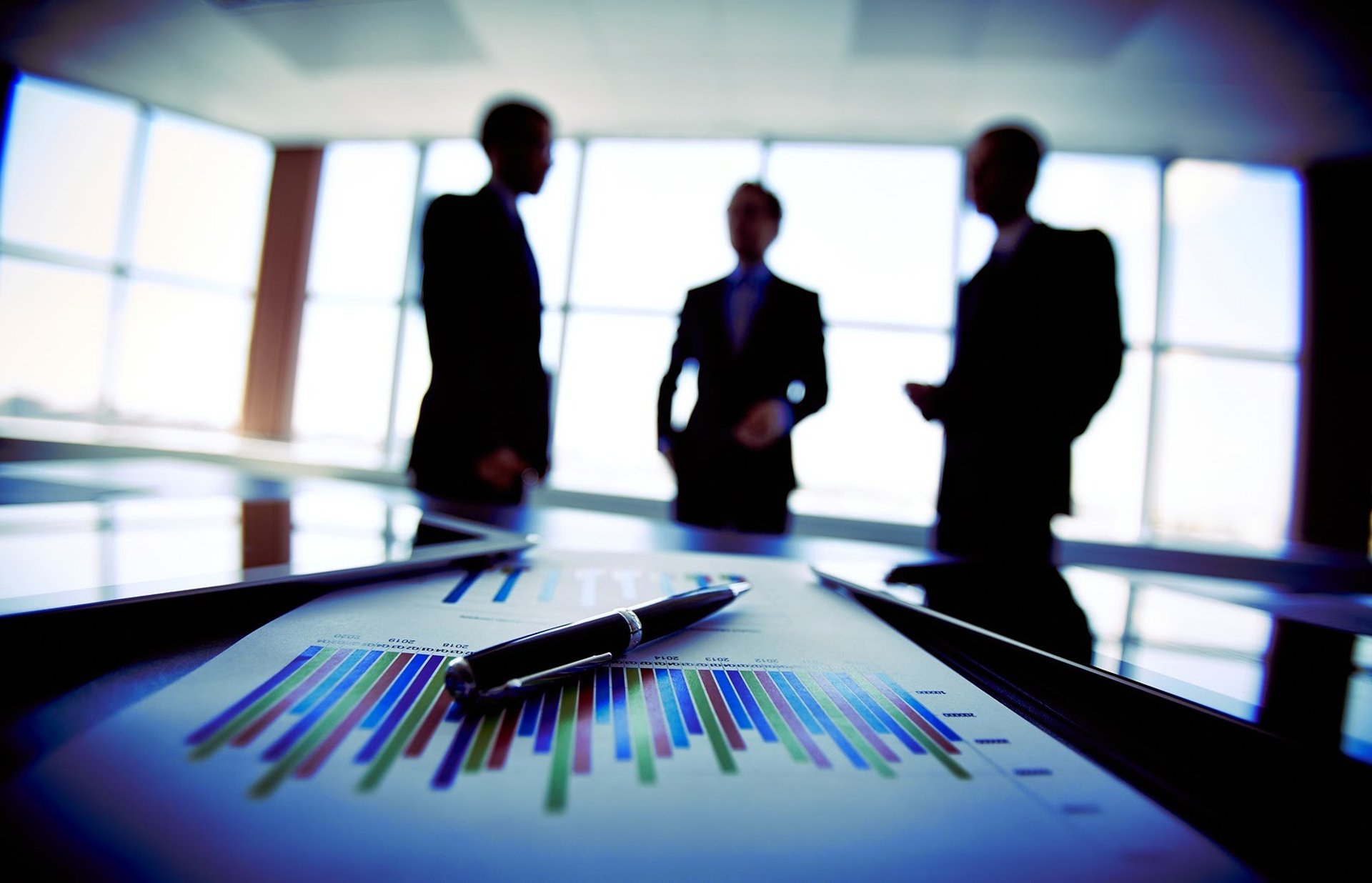 gray computer monitor