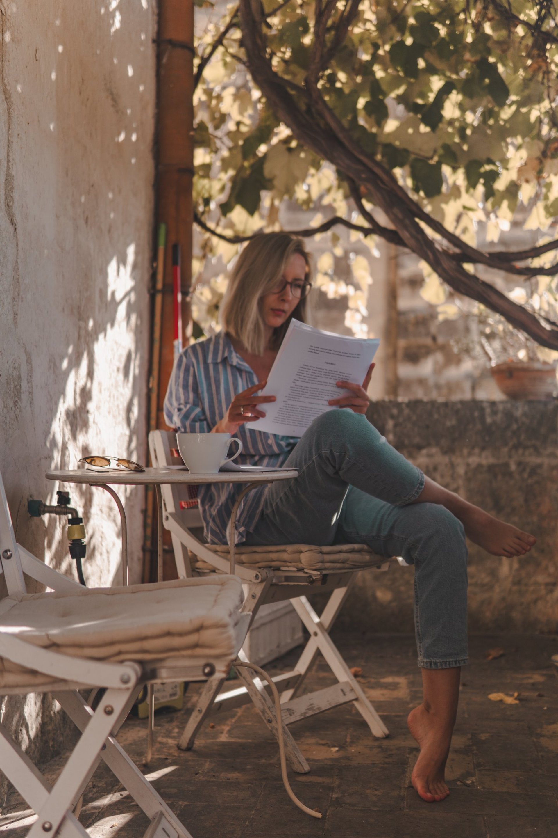 black and white bed linen