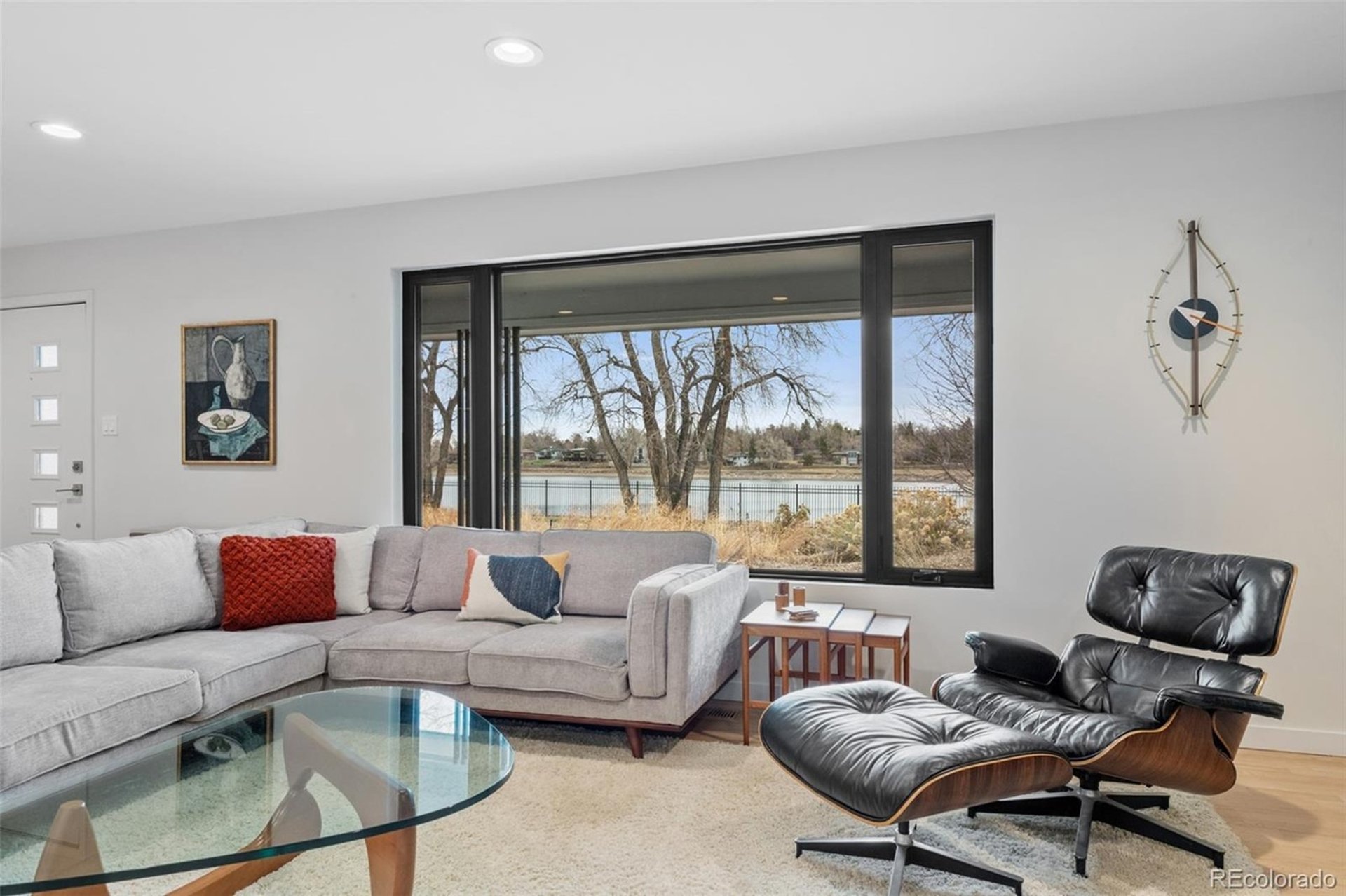 black and white bed linen