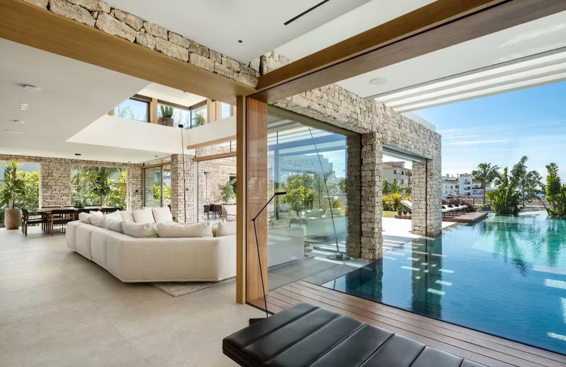 black and white bed linen