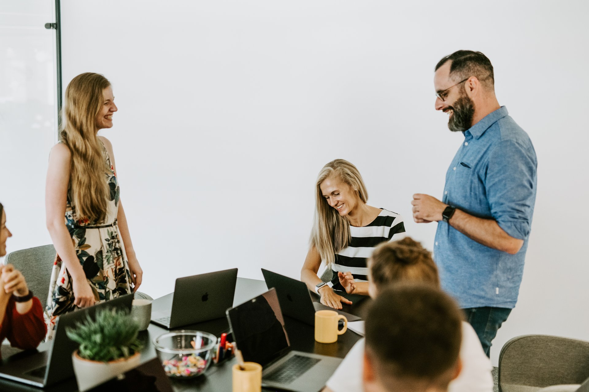black and white bed linen