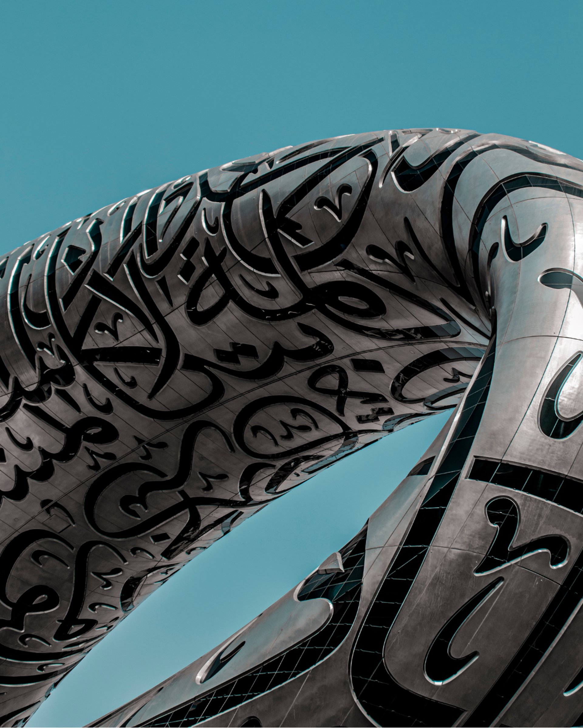 gray computer monitor