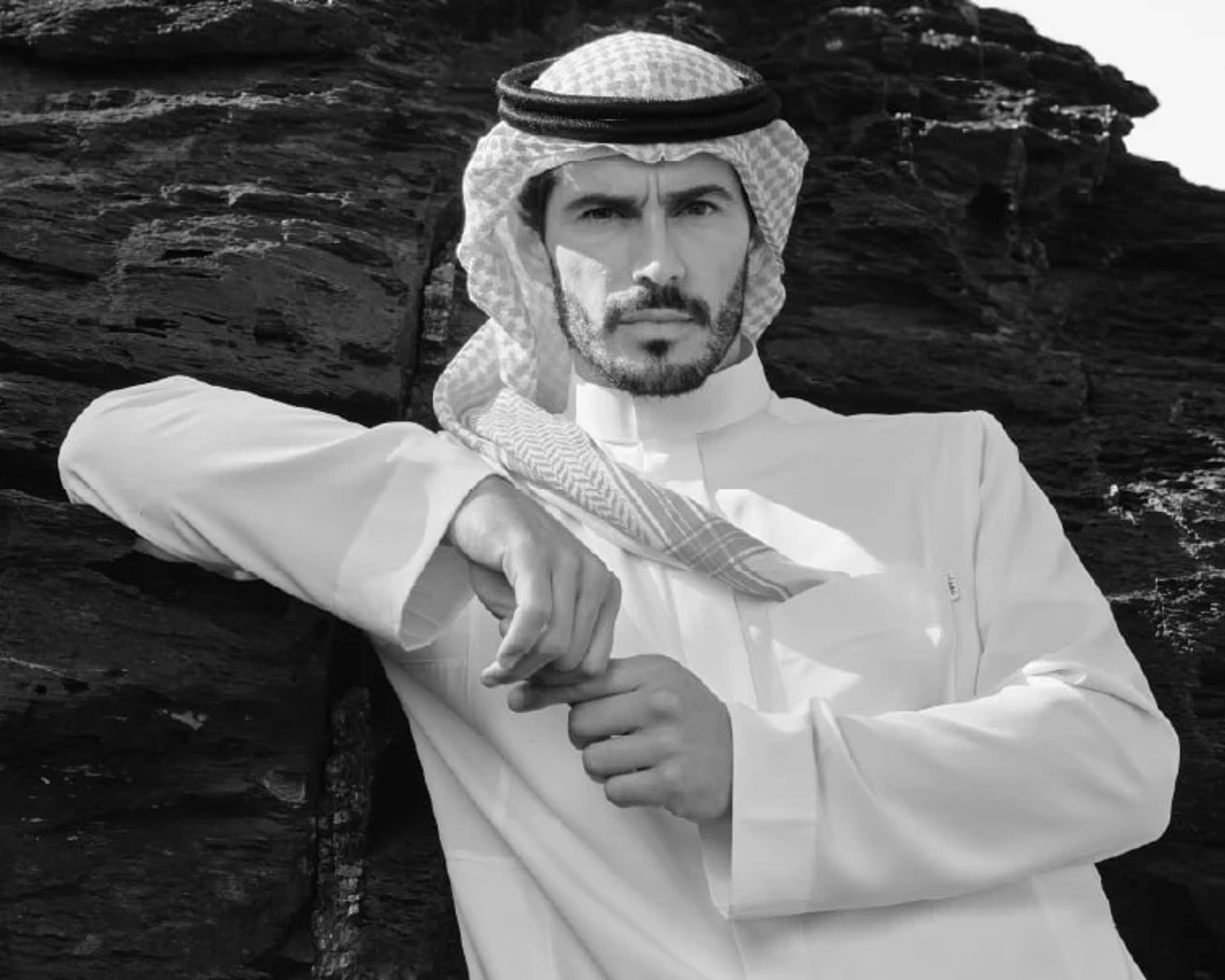 black and white bed linen