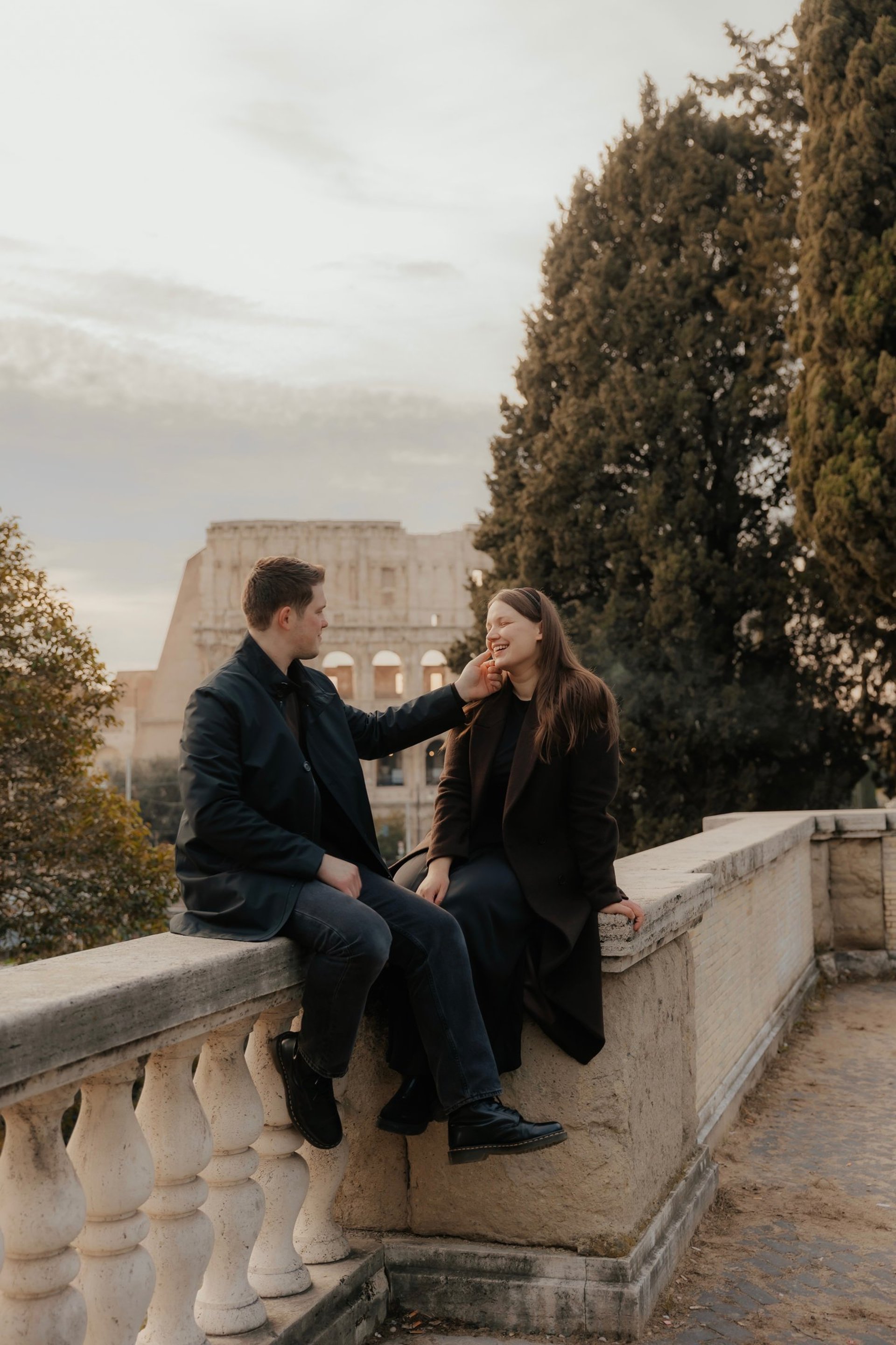 gray computer monitor