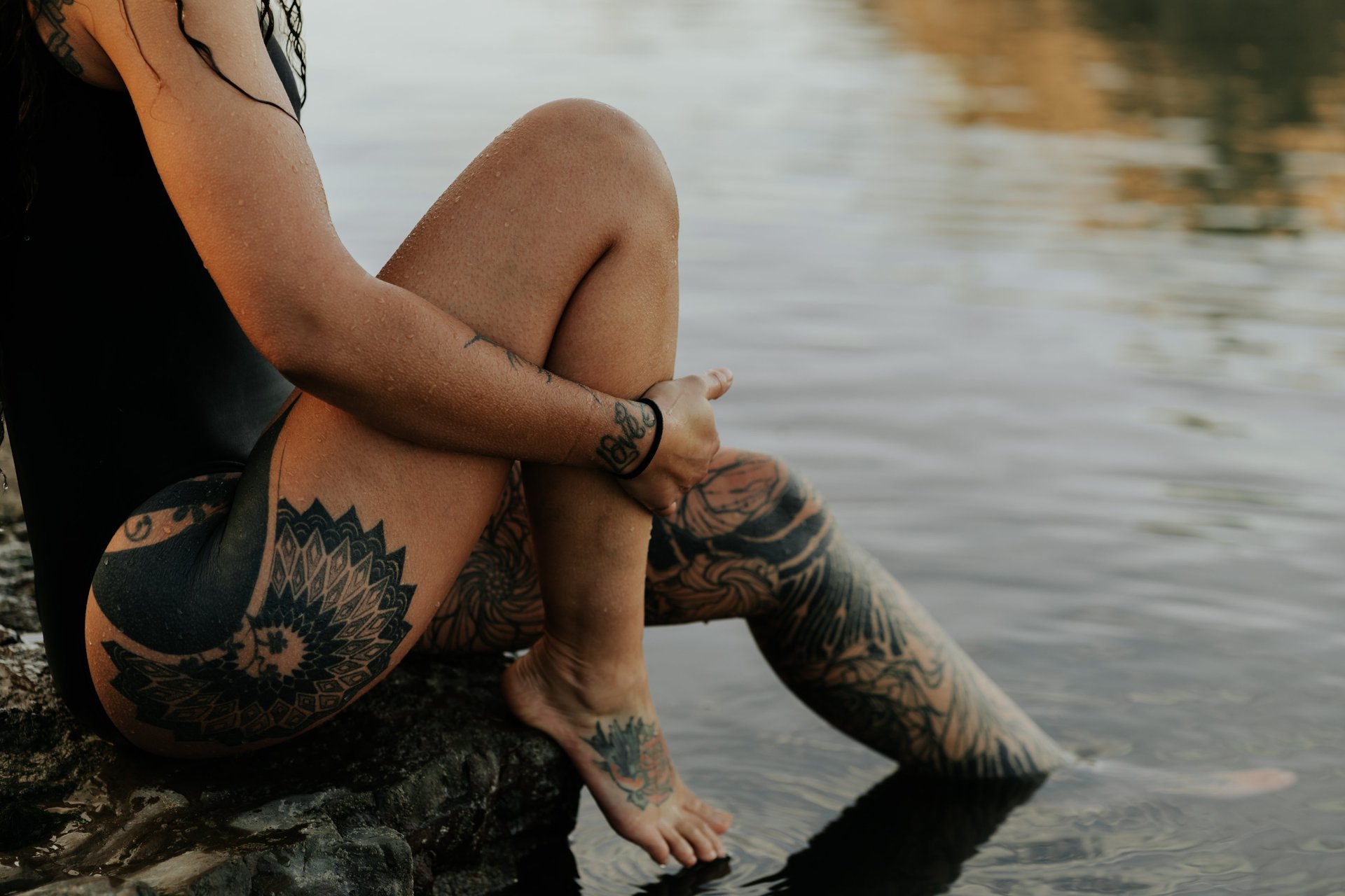 black and white bed linen