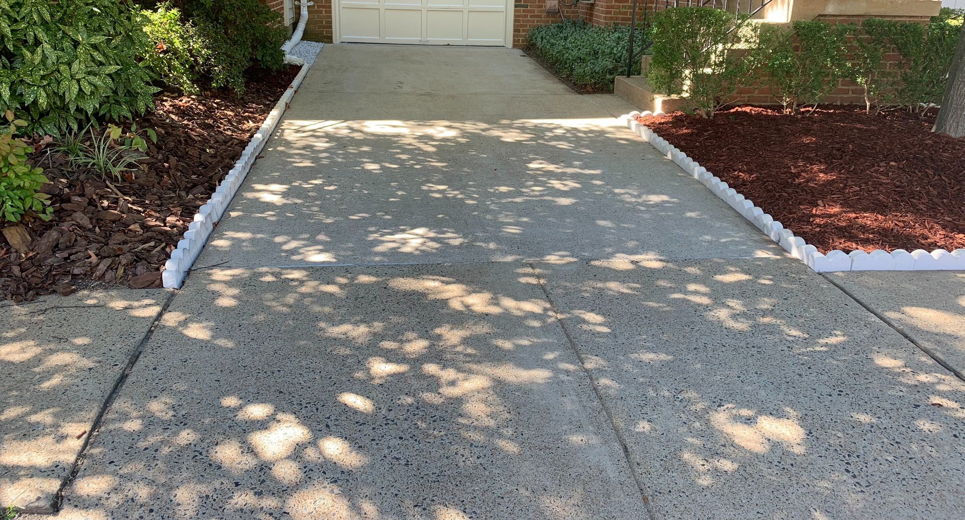 black and white bed linen