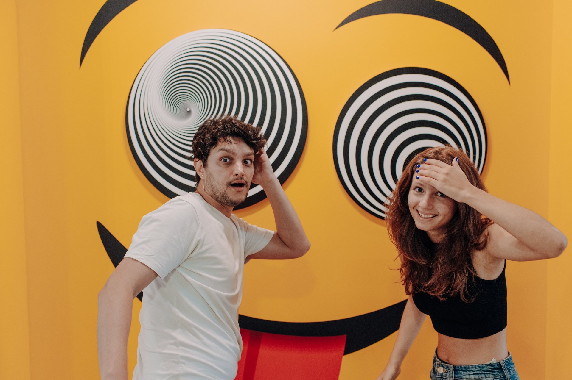 black and white bed linen