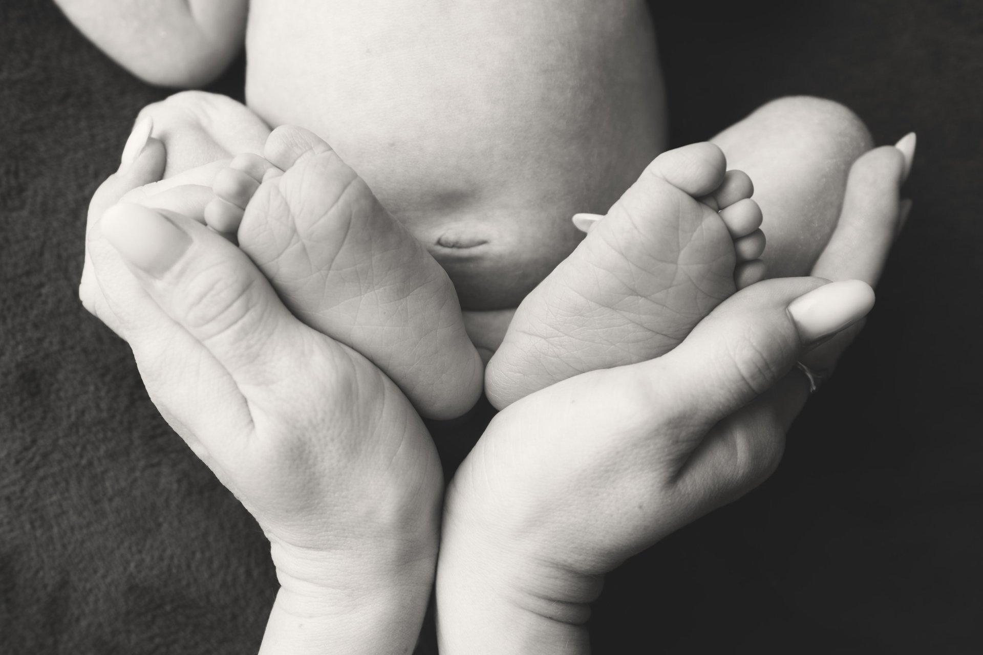 gray computer monitor