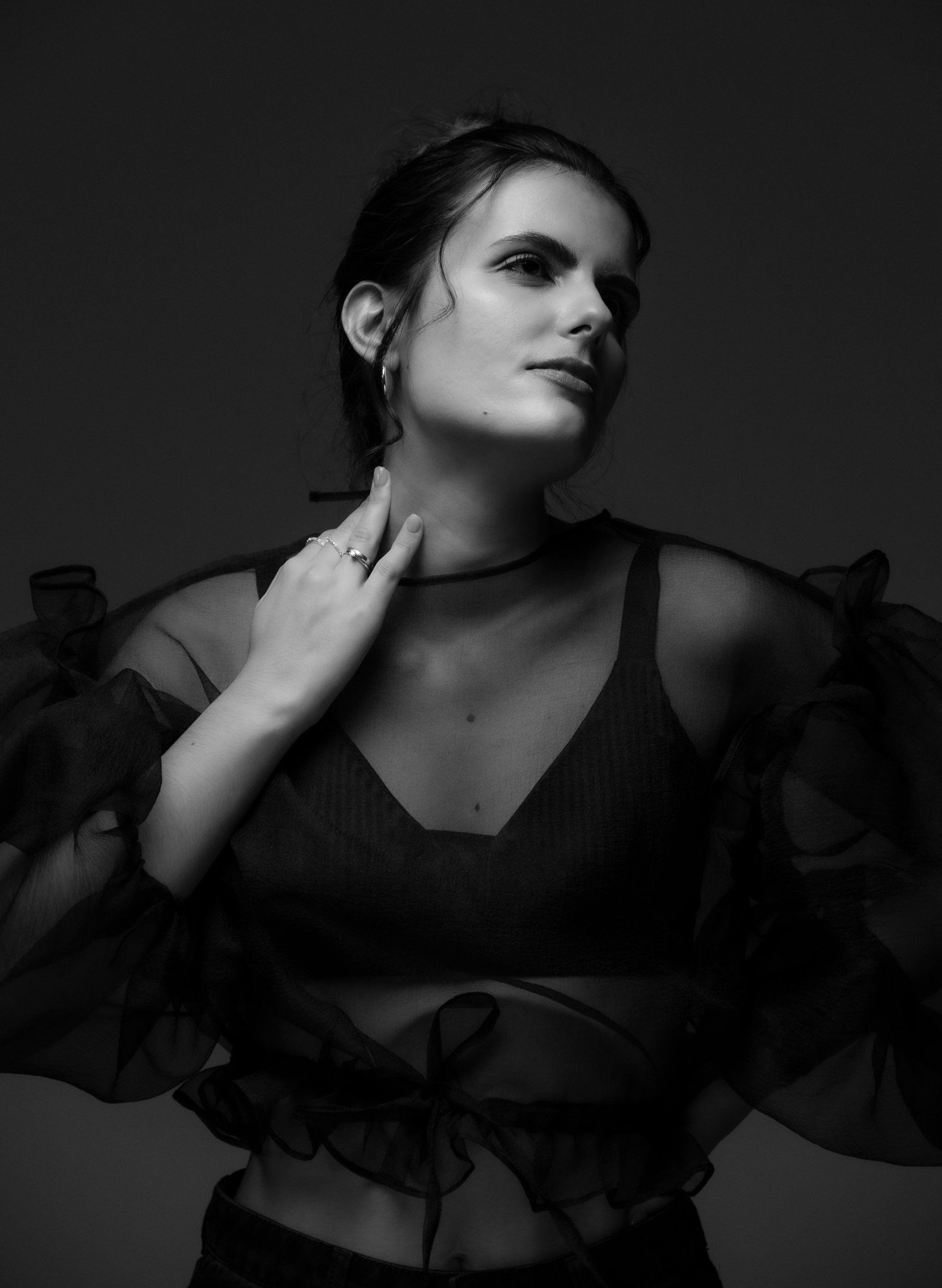 black and white bed linen