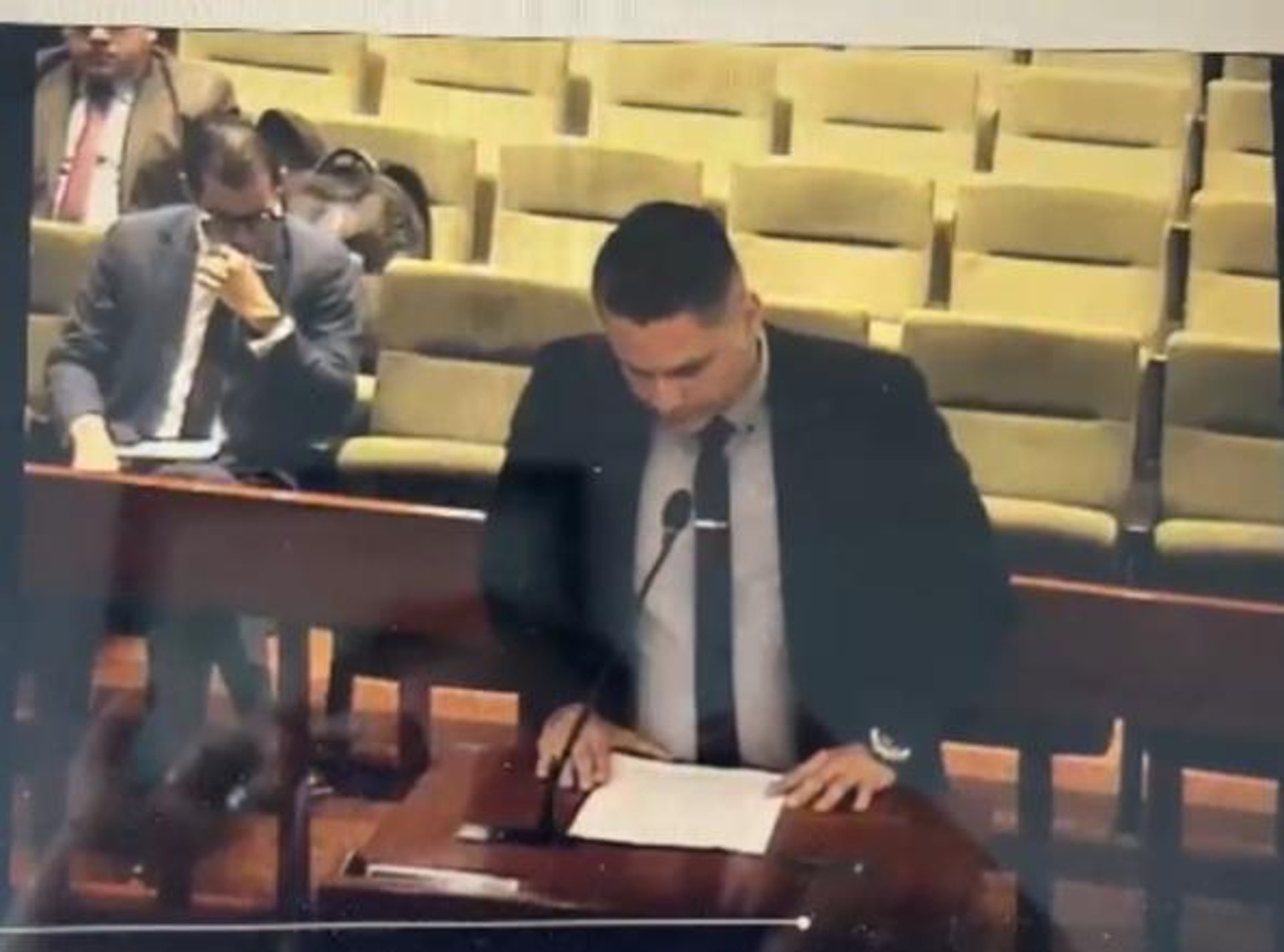 black and white bed linen