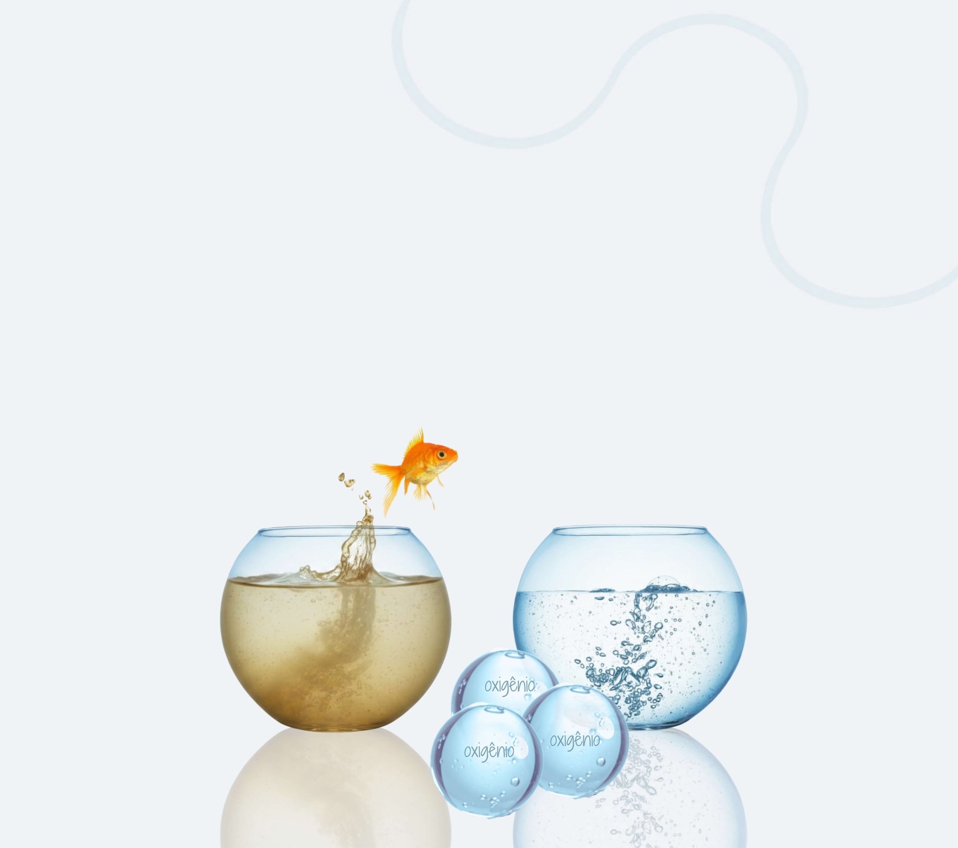 imagem de peixe pulando de aquário com água suja para outro de água limpa, uma alusão a saúde com ozonioterapia