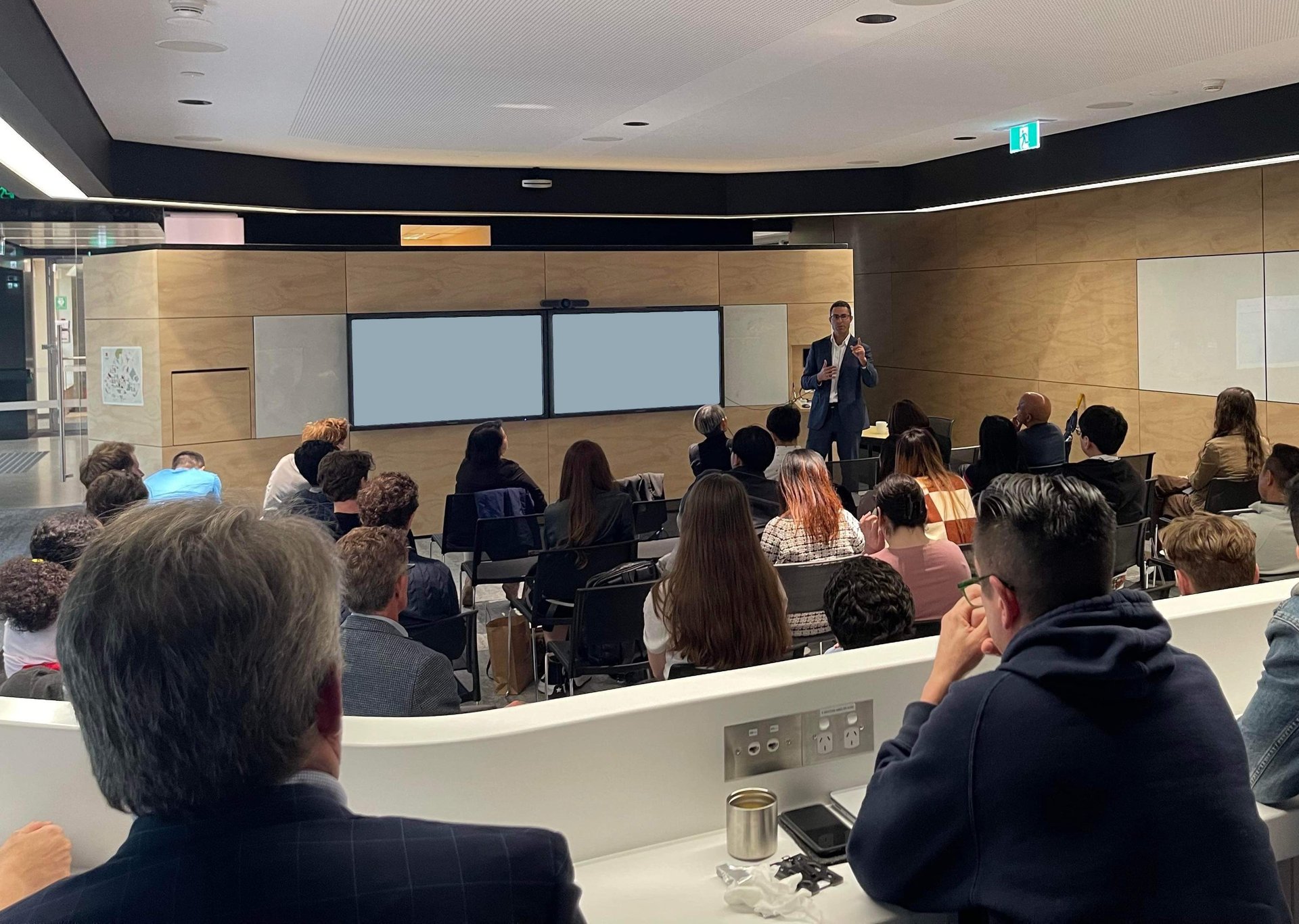 black and white bed linen