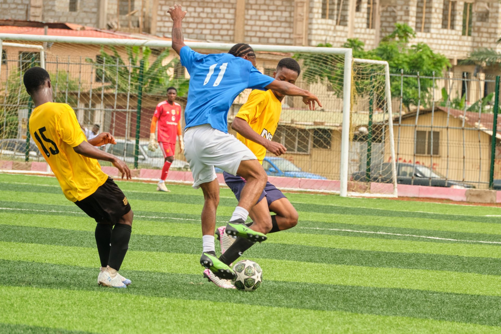 gray computer monitor