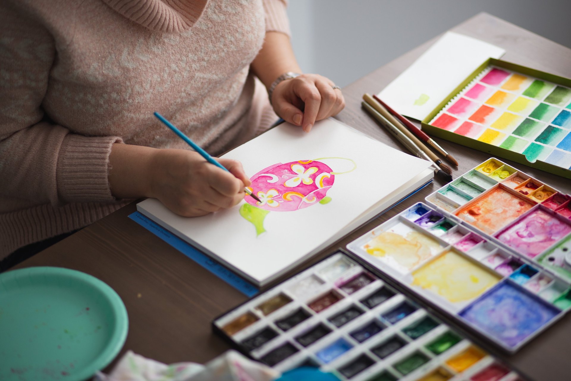 assorted-colored paints