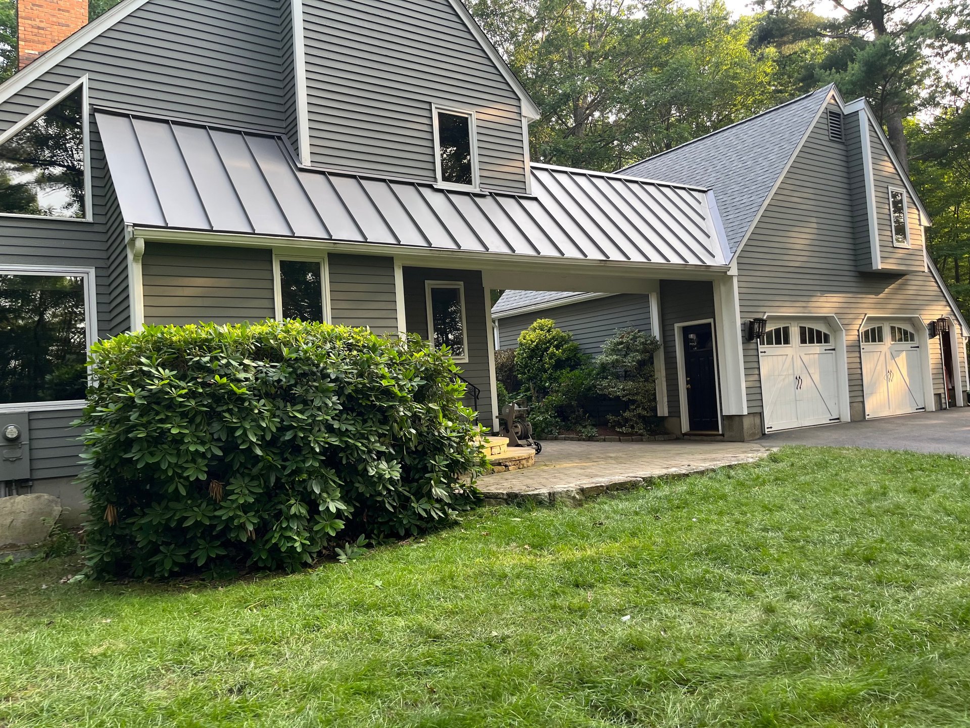 black and white bed linen