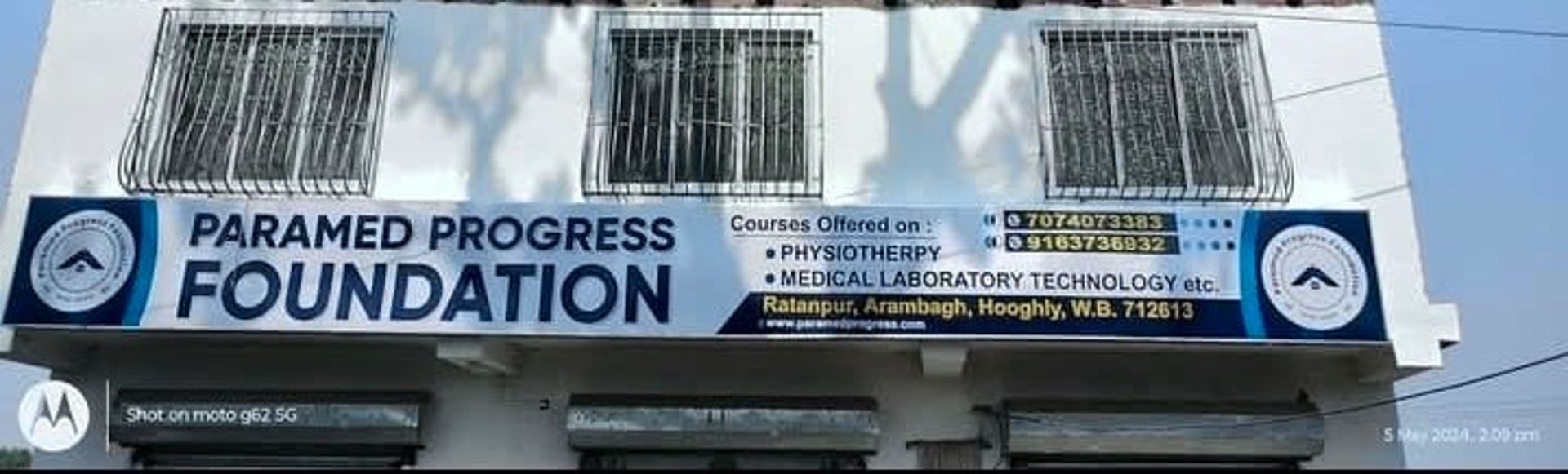 gray computer monitor