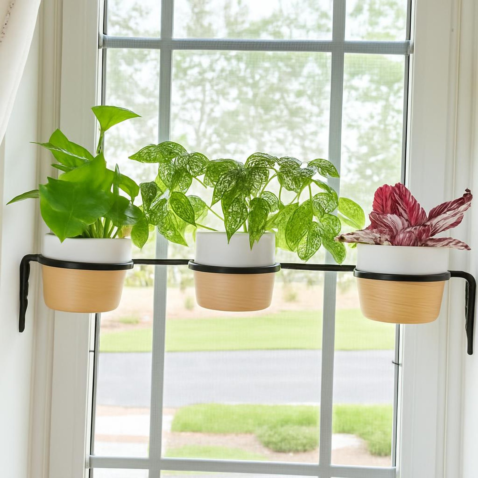 black and white bed linen