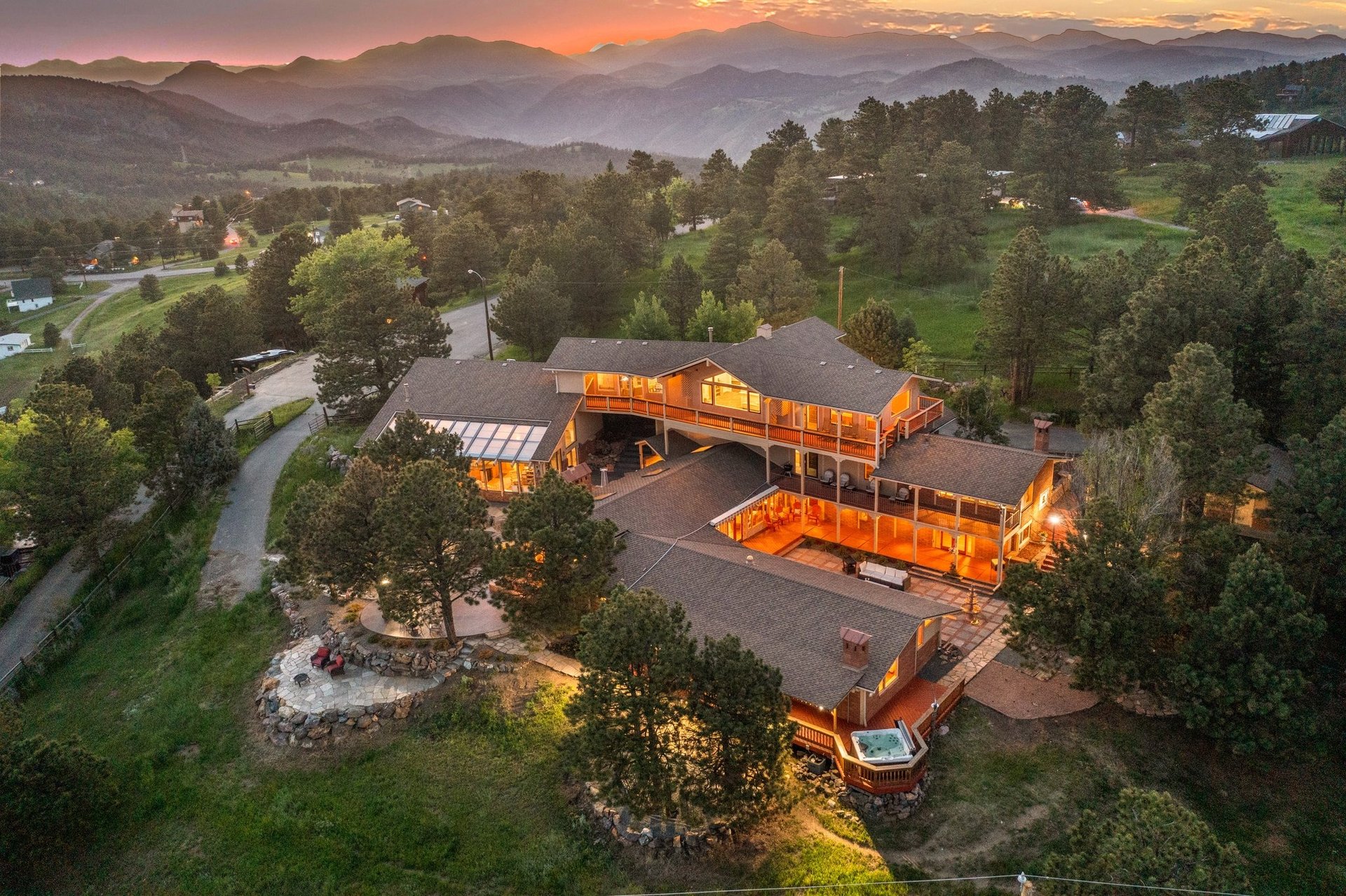 black and white bed linen