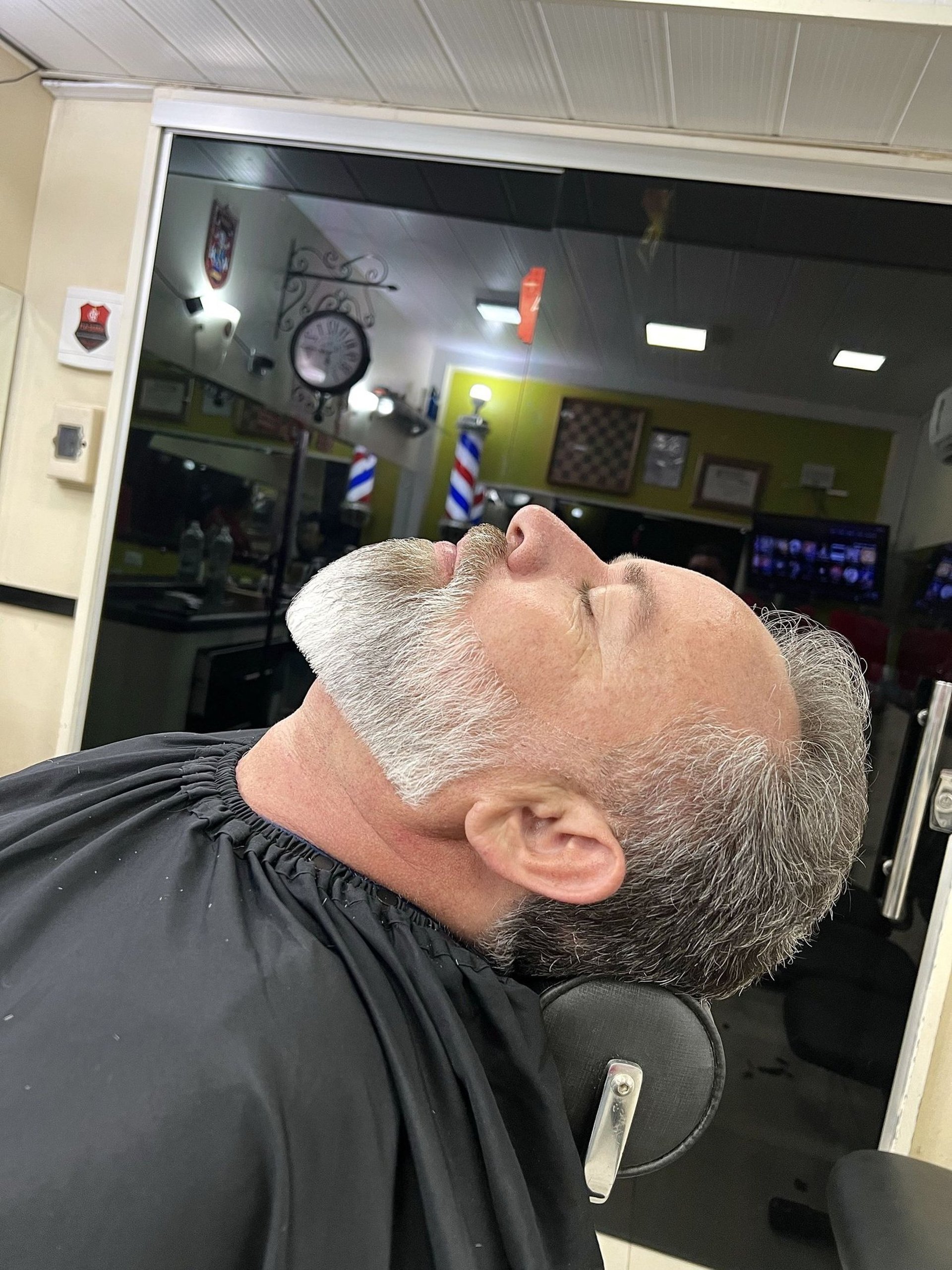 black and white bed linen