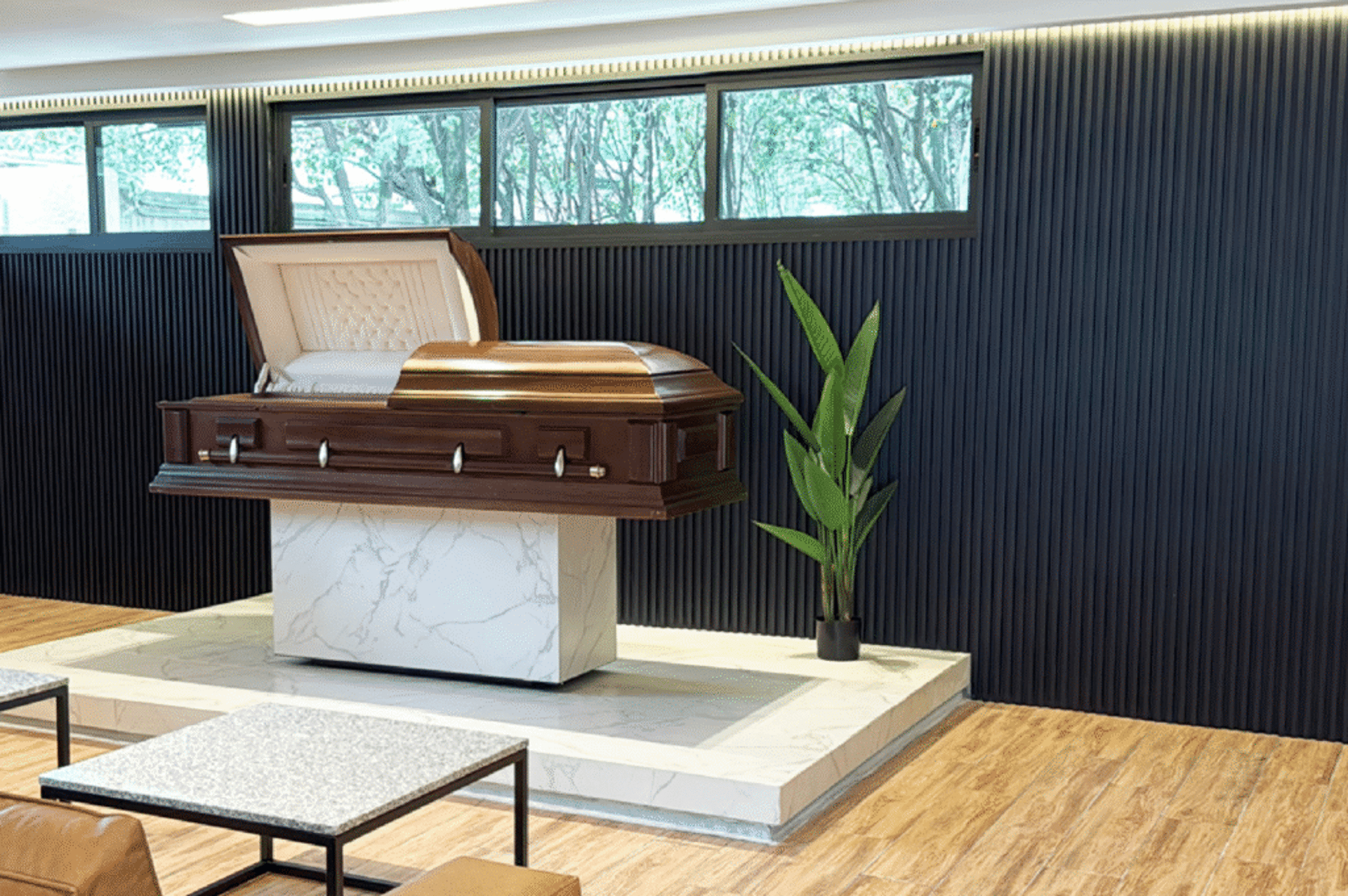 gray computer monitor