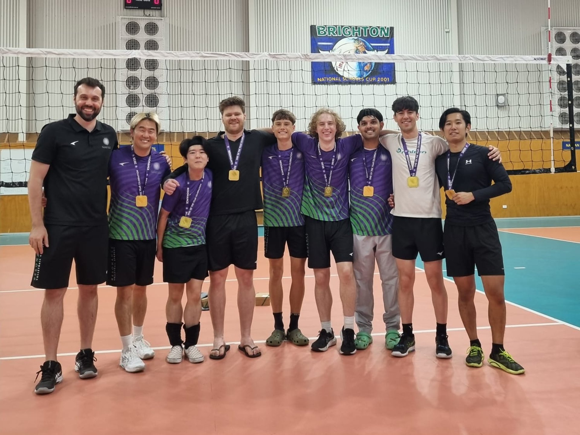 gray computer monitor