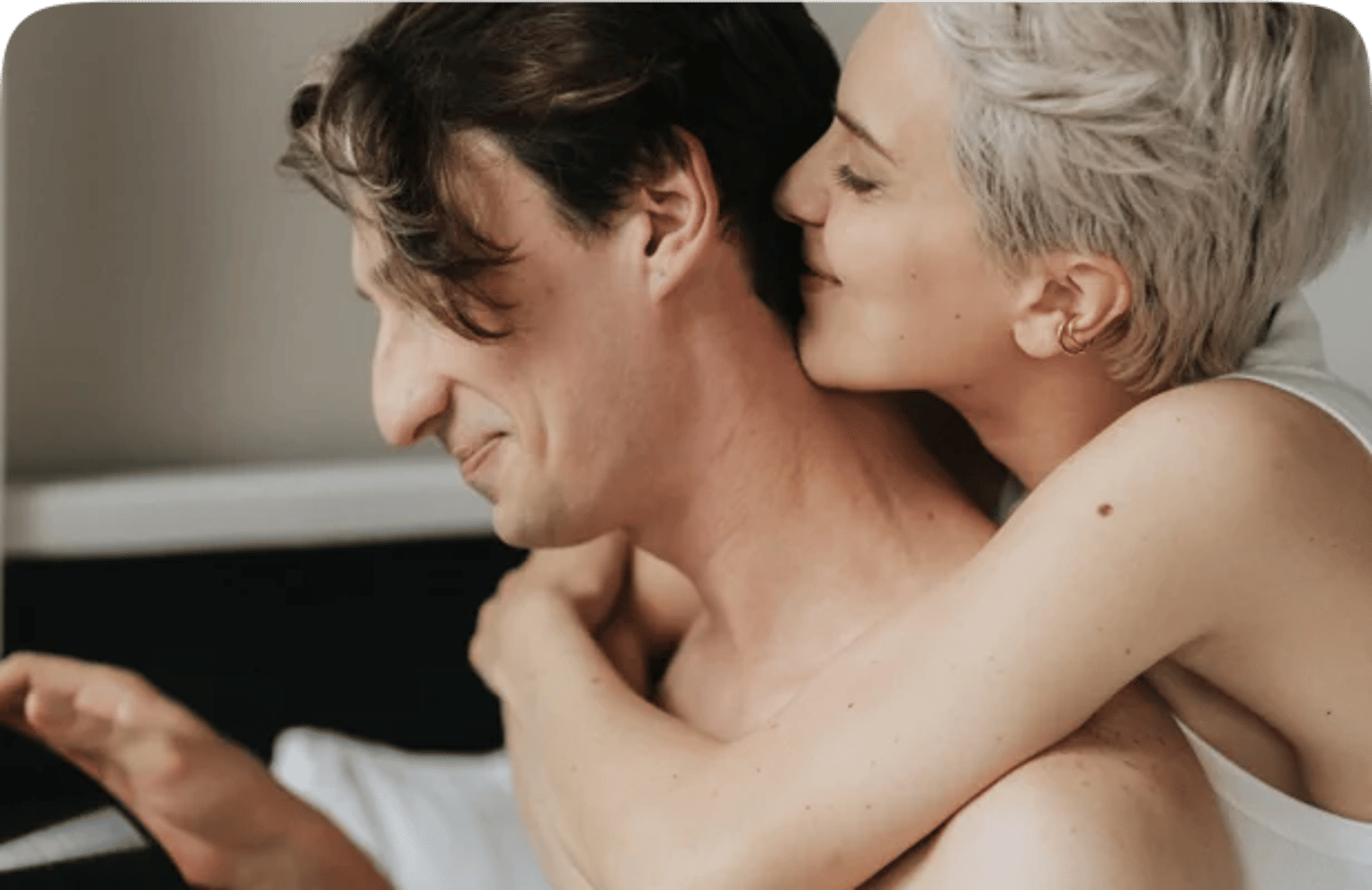 black and white bed linen