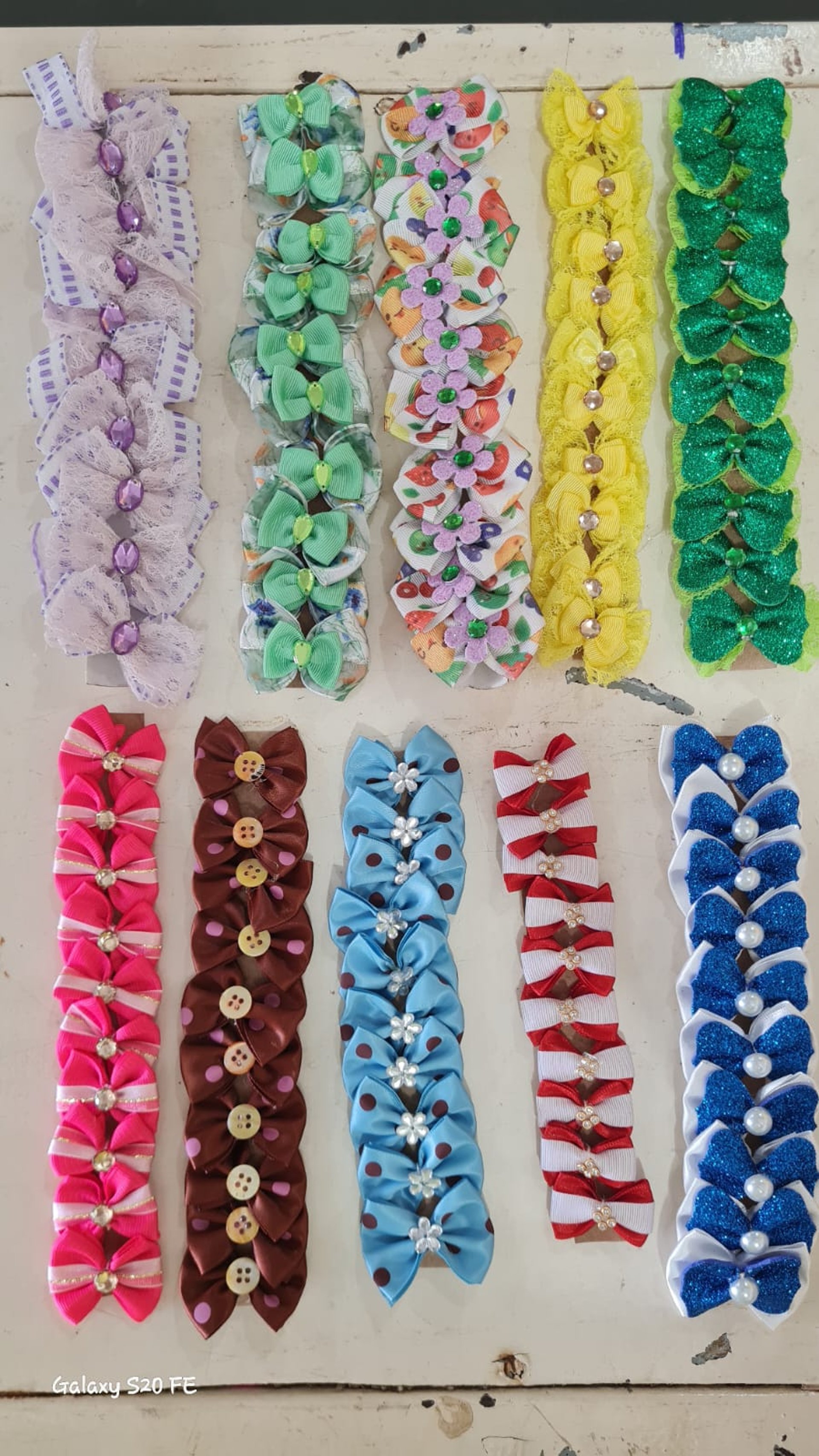 gray computer monitor