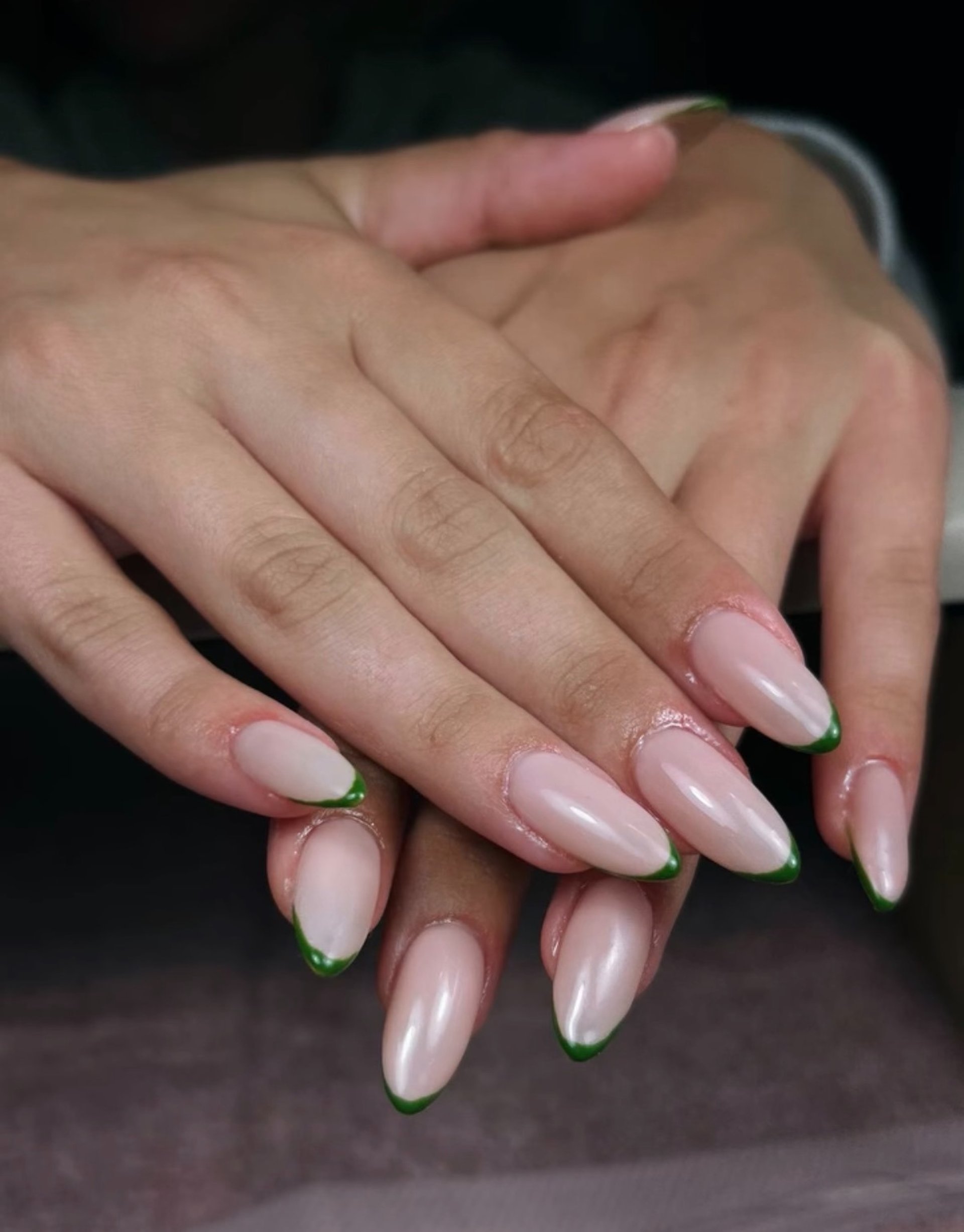 gray computer monitor