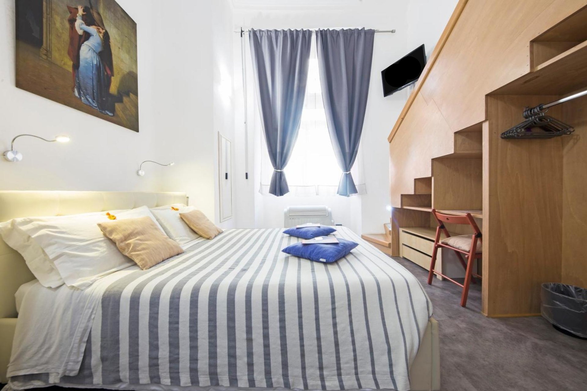 black and white bed linen