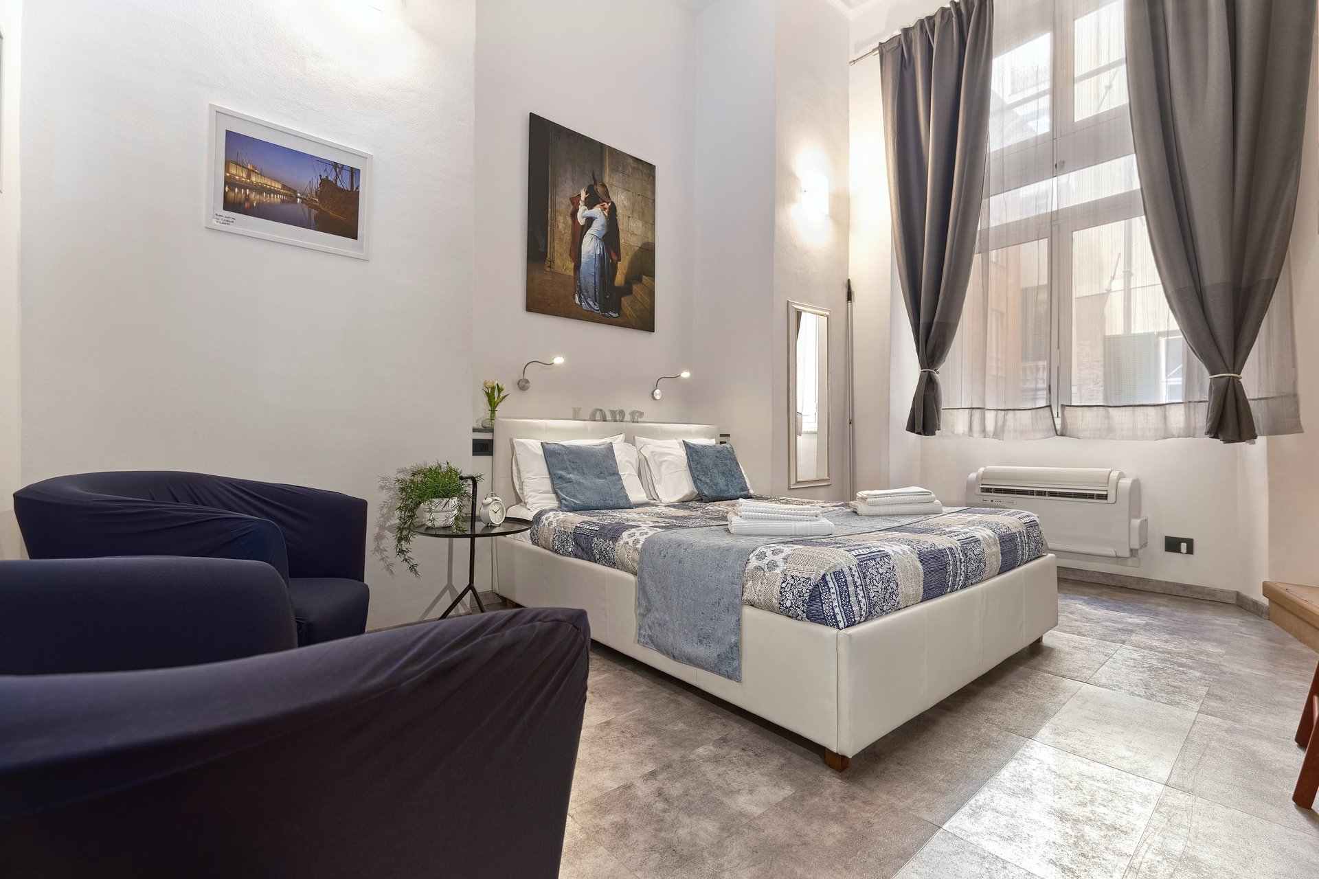 black and white bed linen