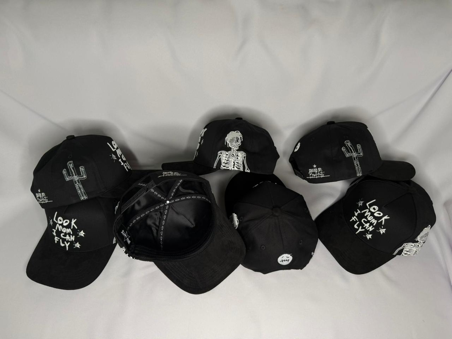 black and white bed linen