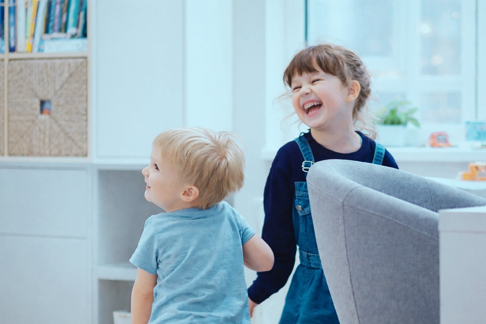 black and white bed linen
