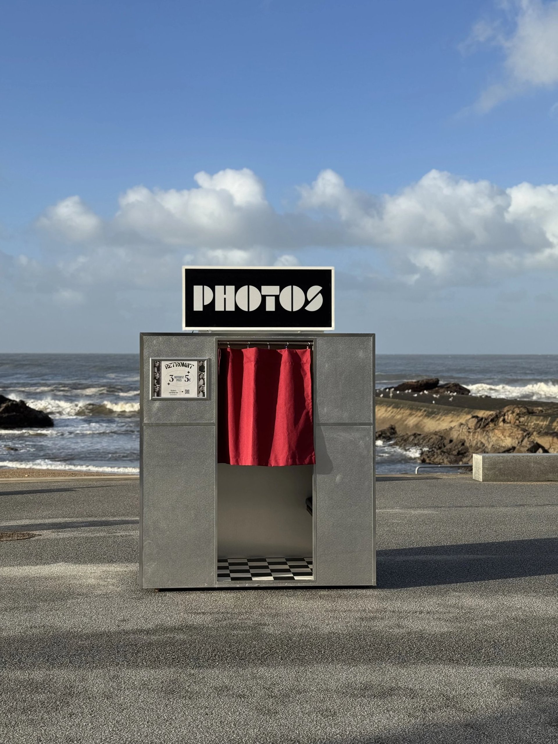 black and white bed linen