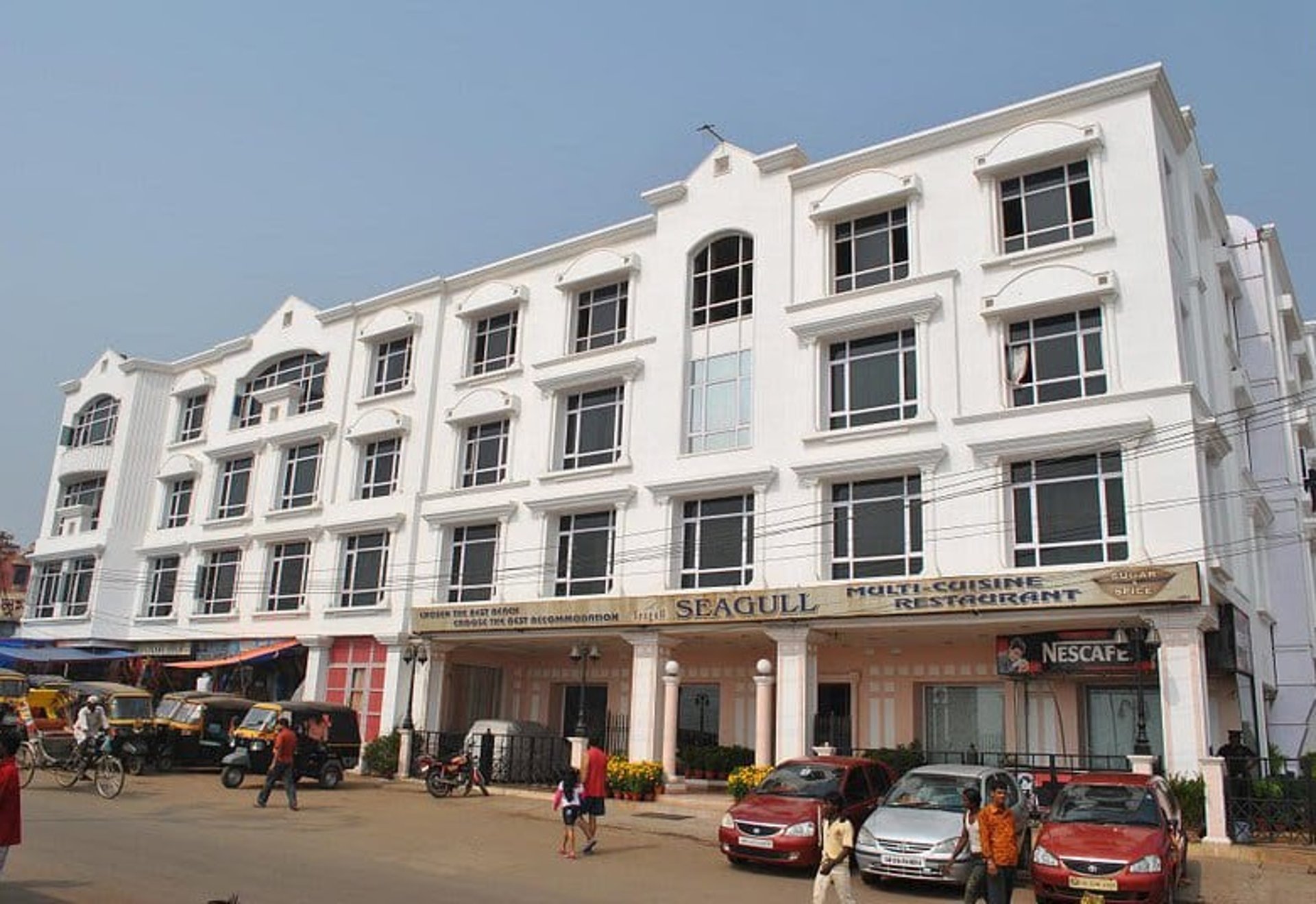 black and white bed linen