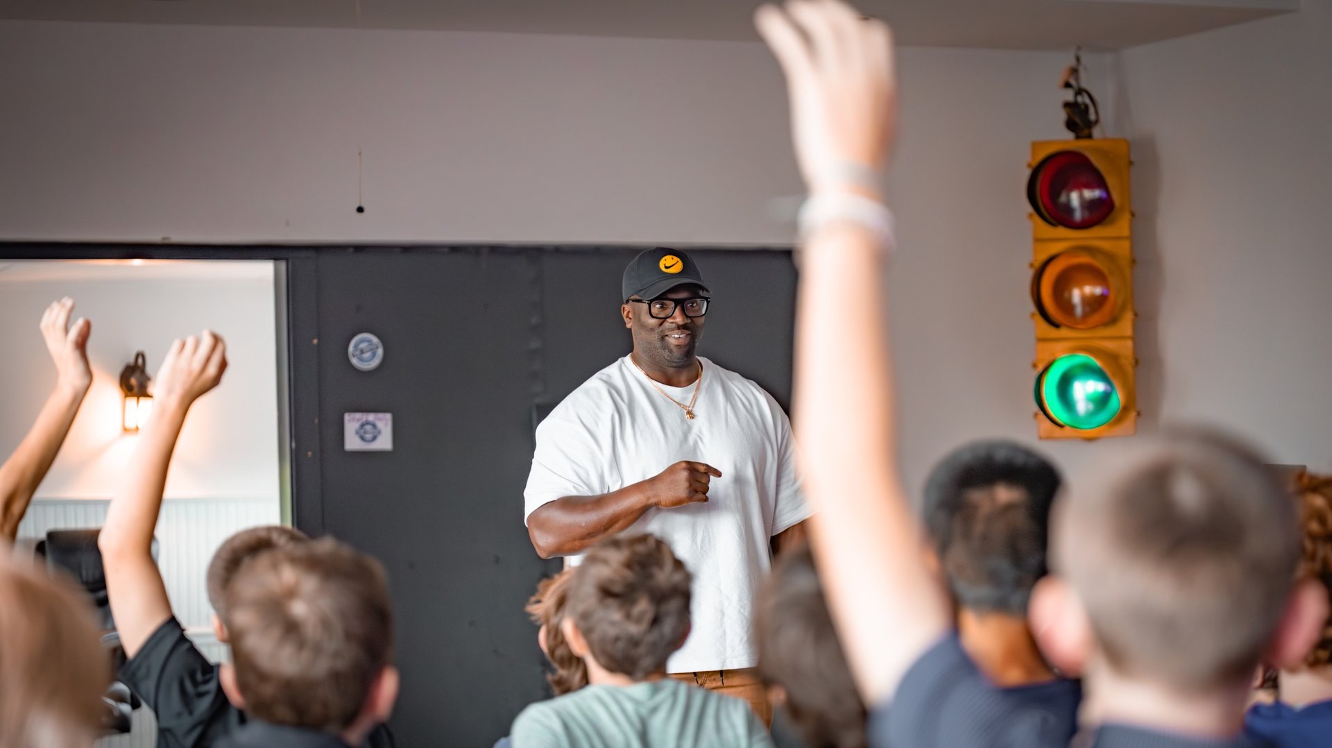 black and white bed linen