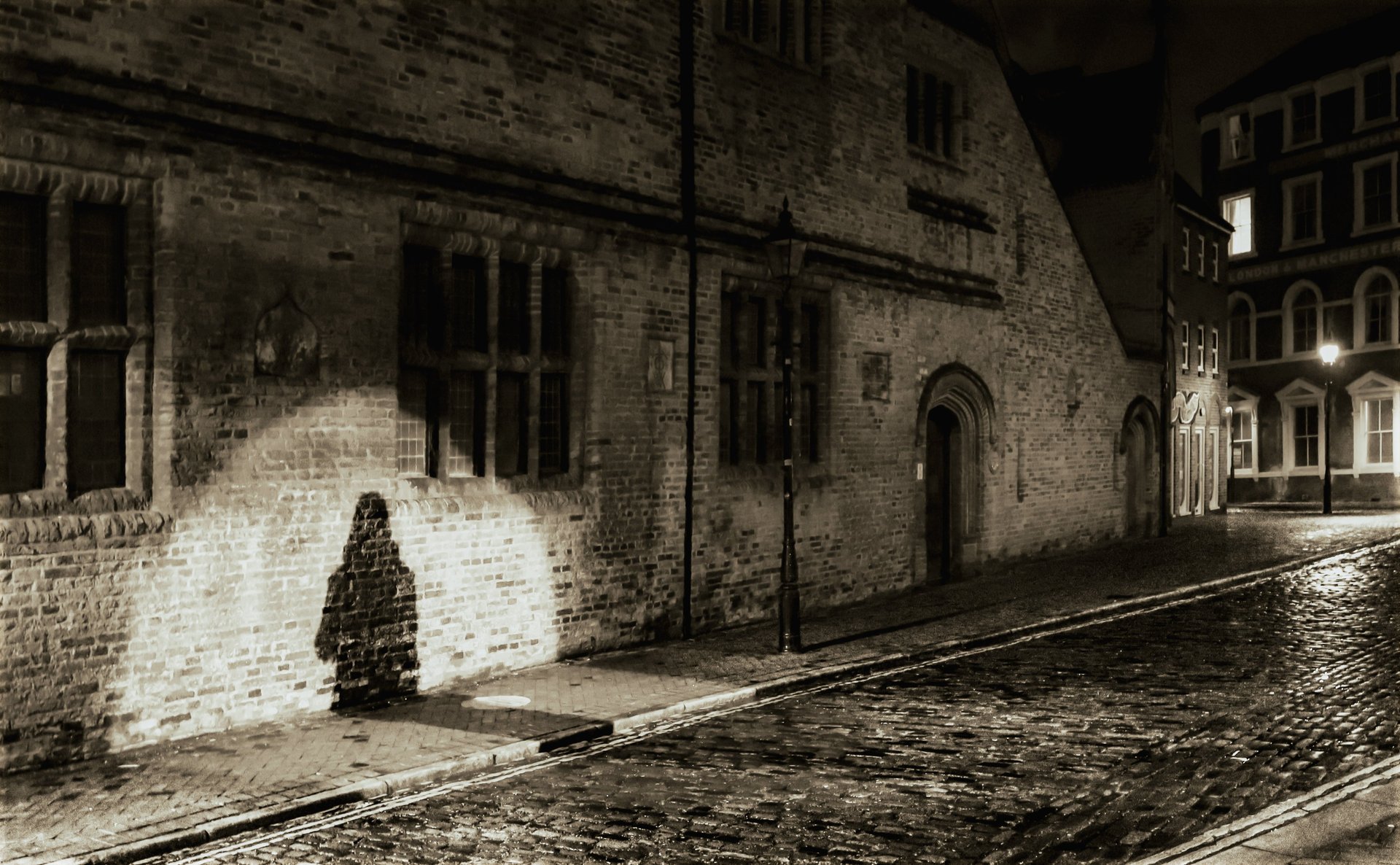 black and white bed linen