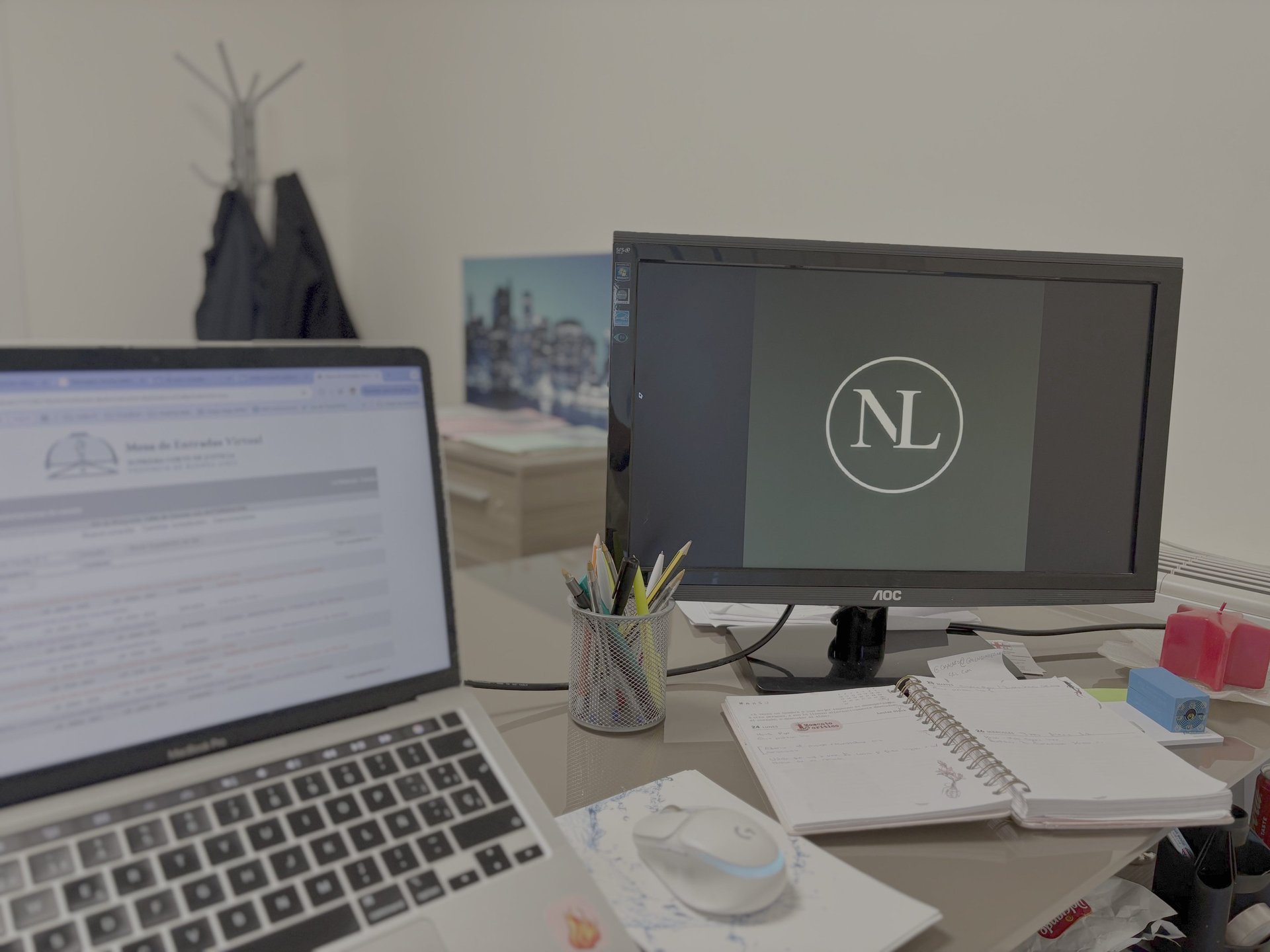 black and white bed linen